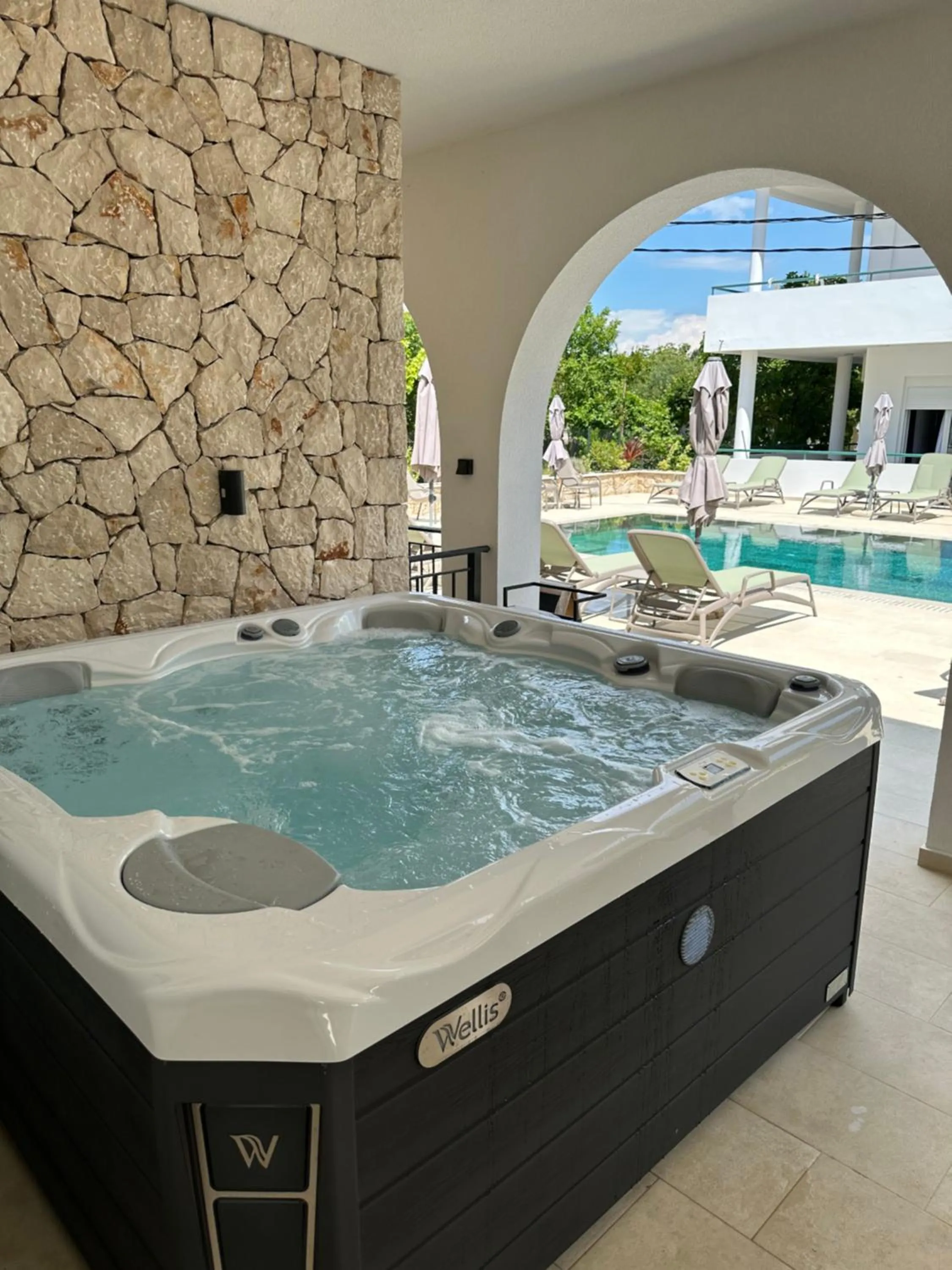 Hot Tub in B&B Lovac
