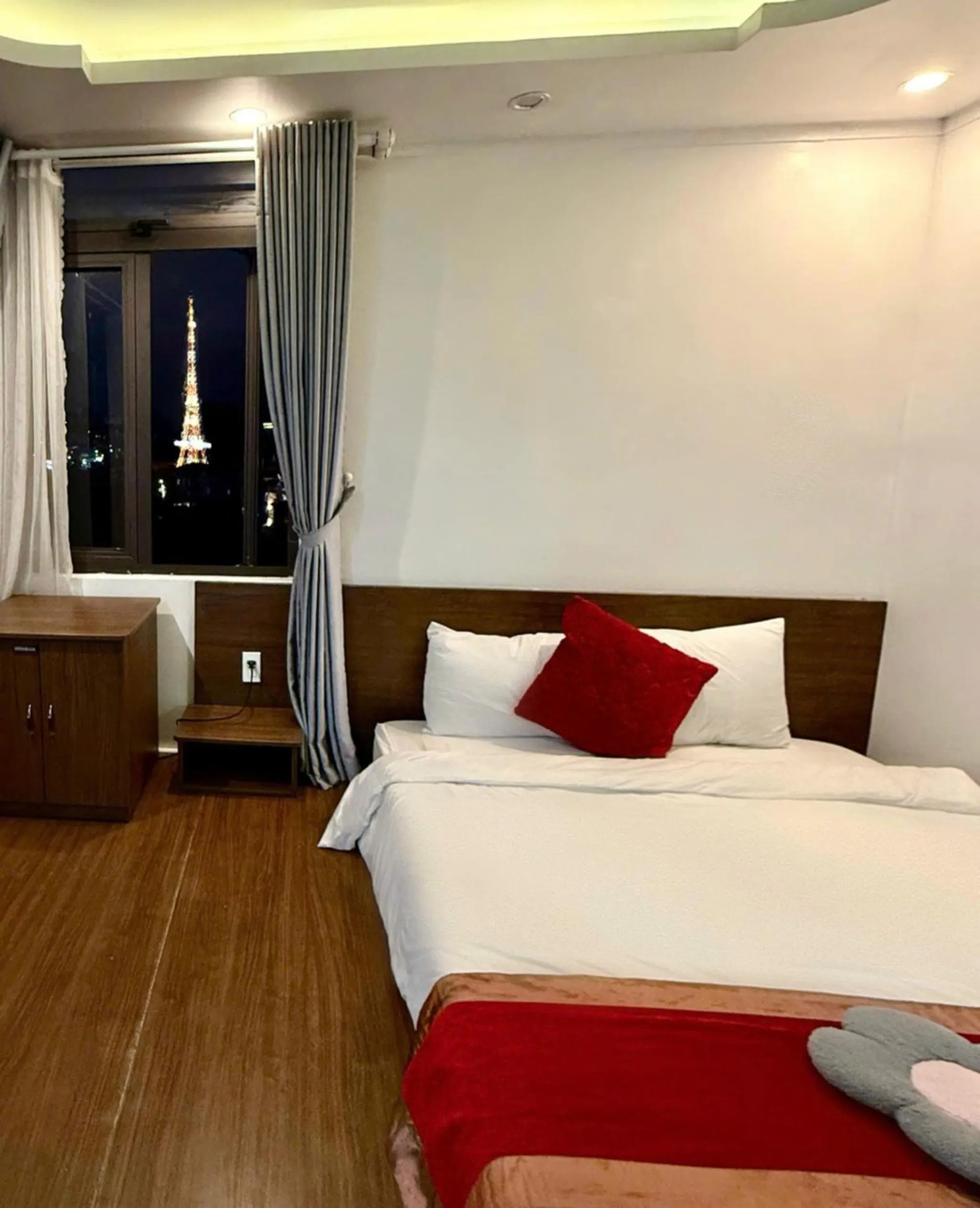 Photo of the whole room, Bed in Le Tuan Minh Hotel