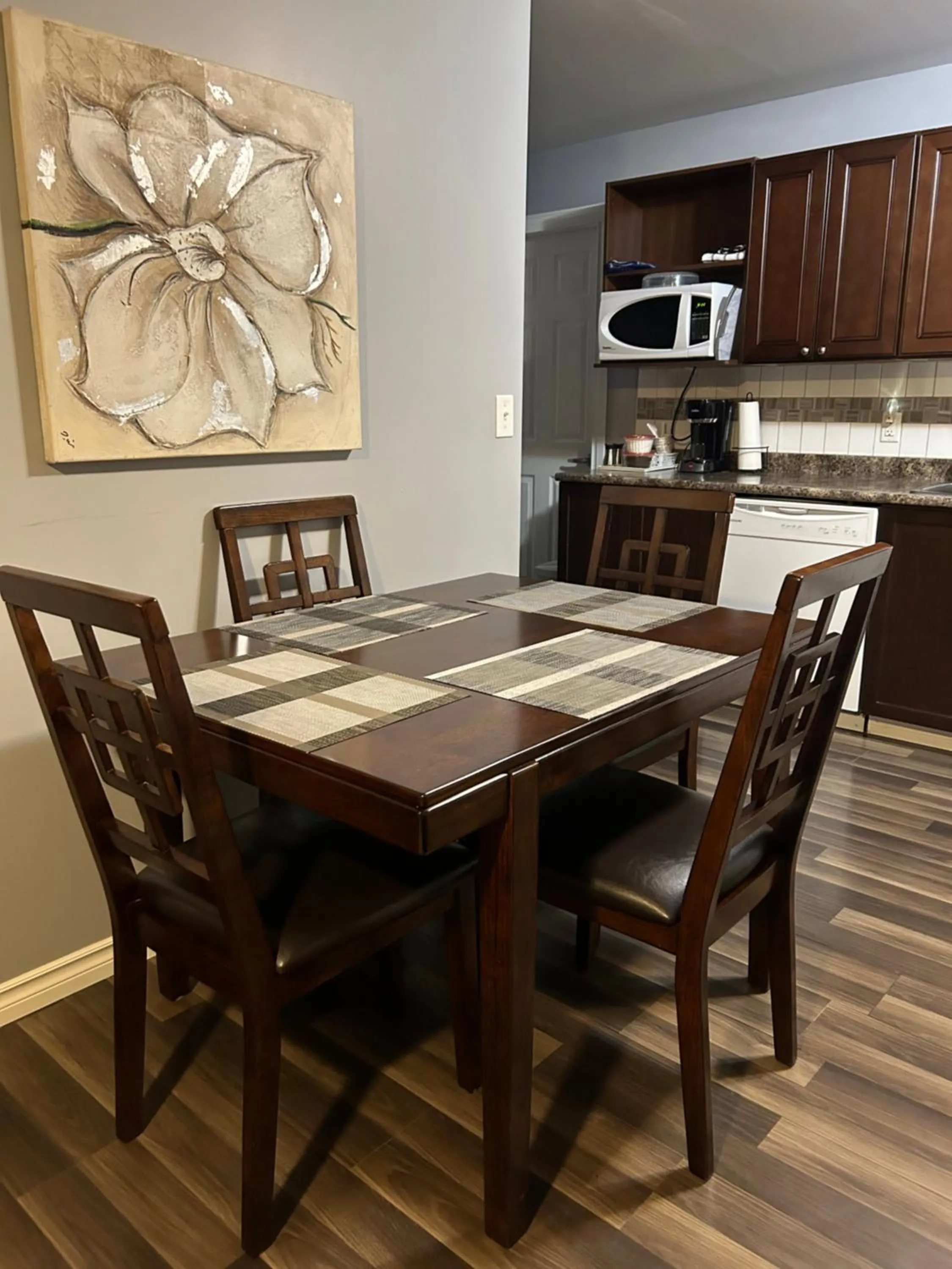 Kitchen or kitchenette in Arrow Lake Motel