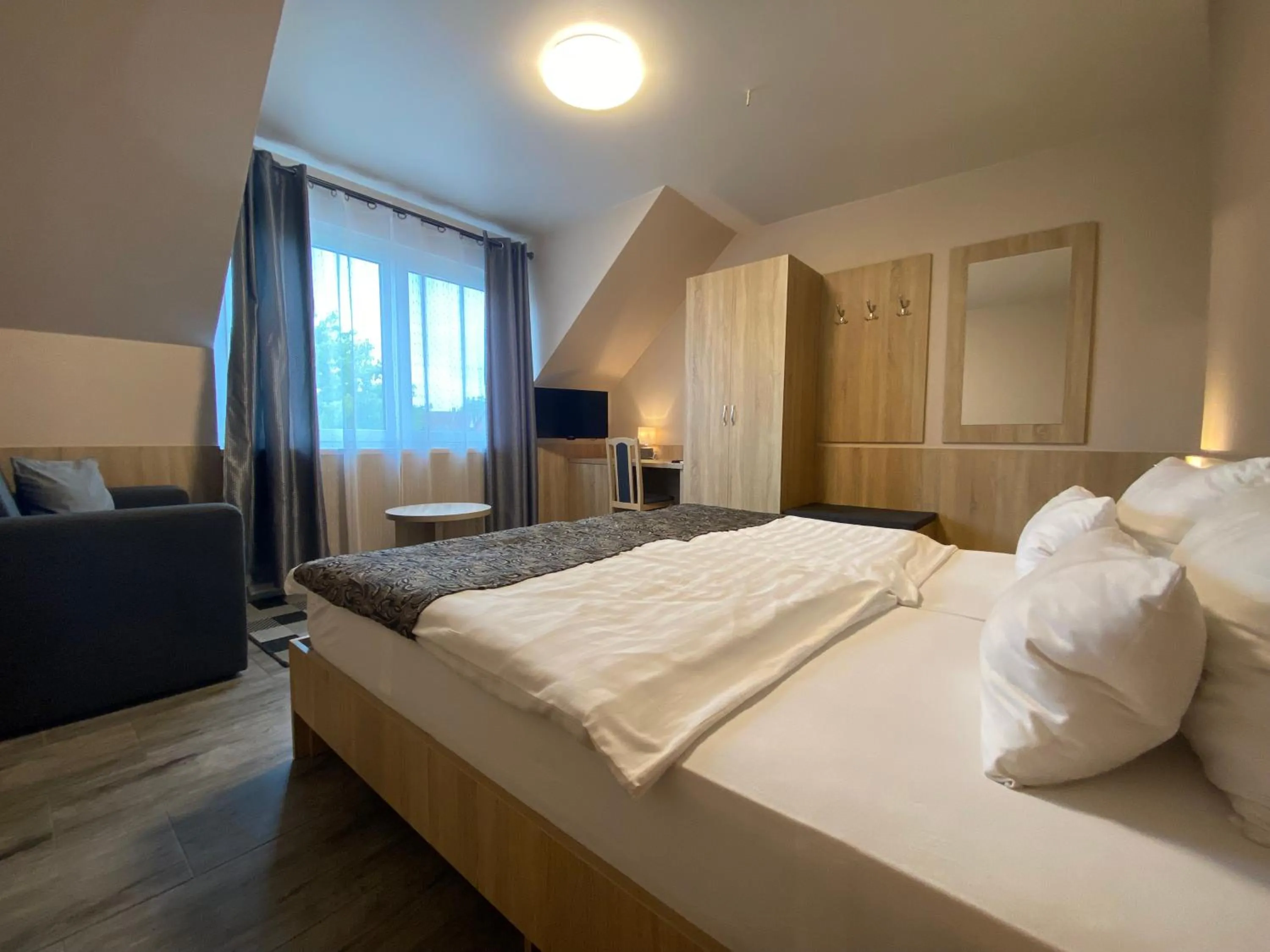 Bed in Katalin Motel & Étterem