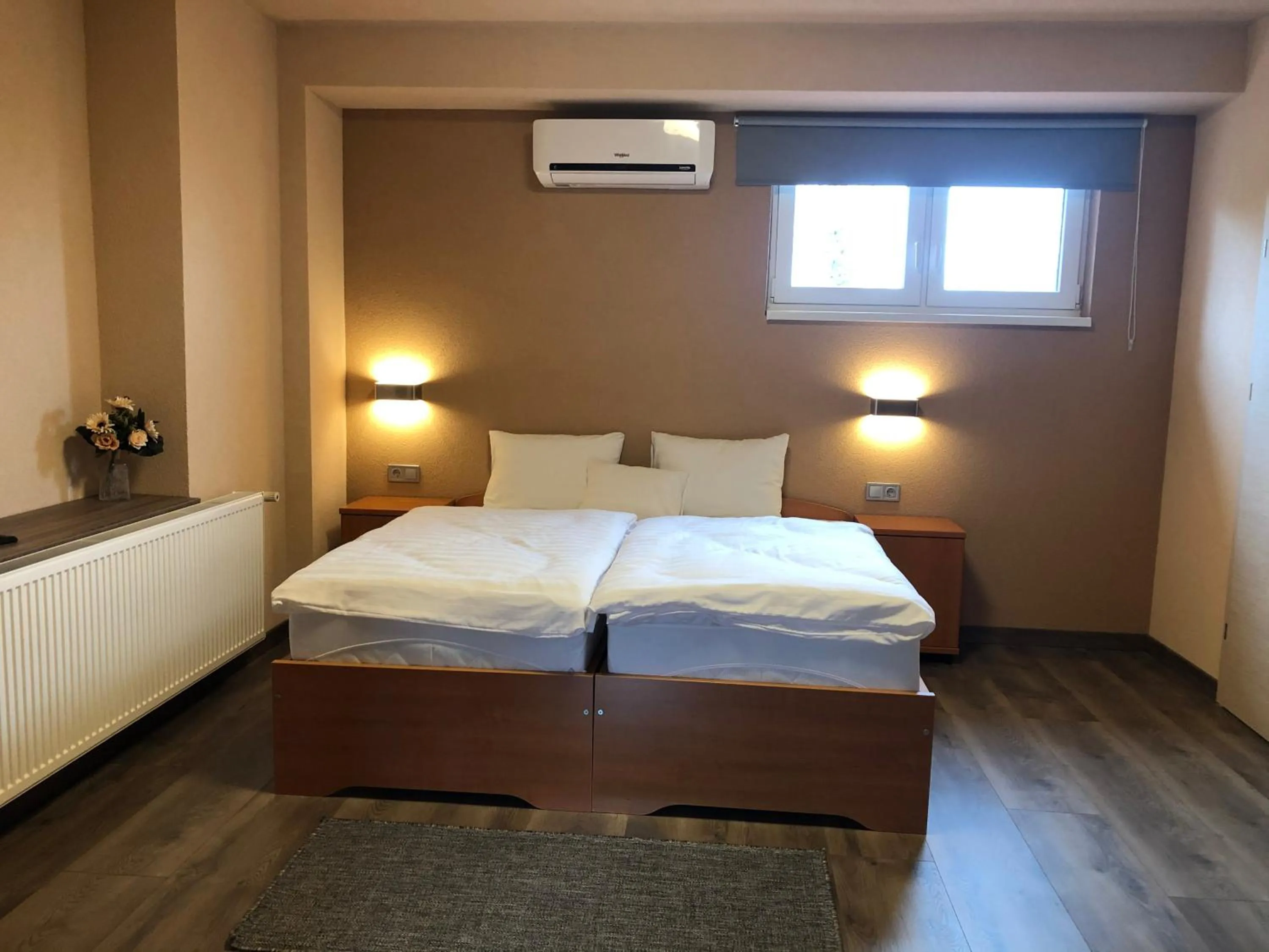 Bed in Katalin Motel & Étterem