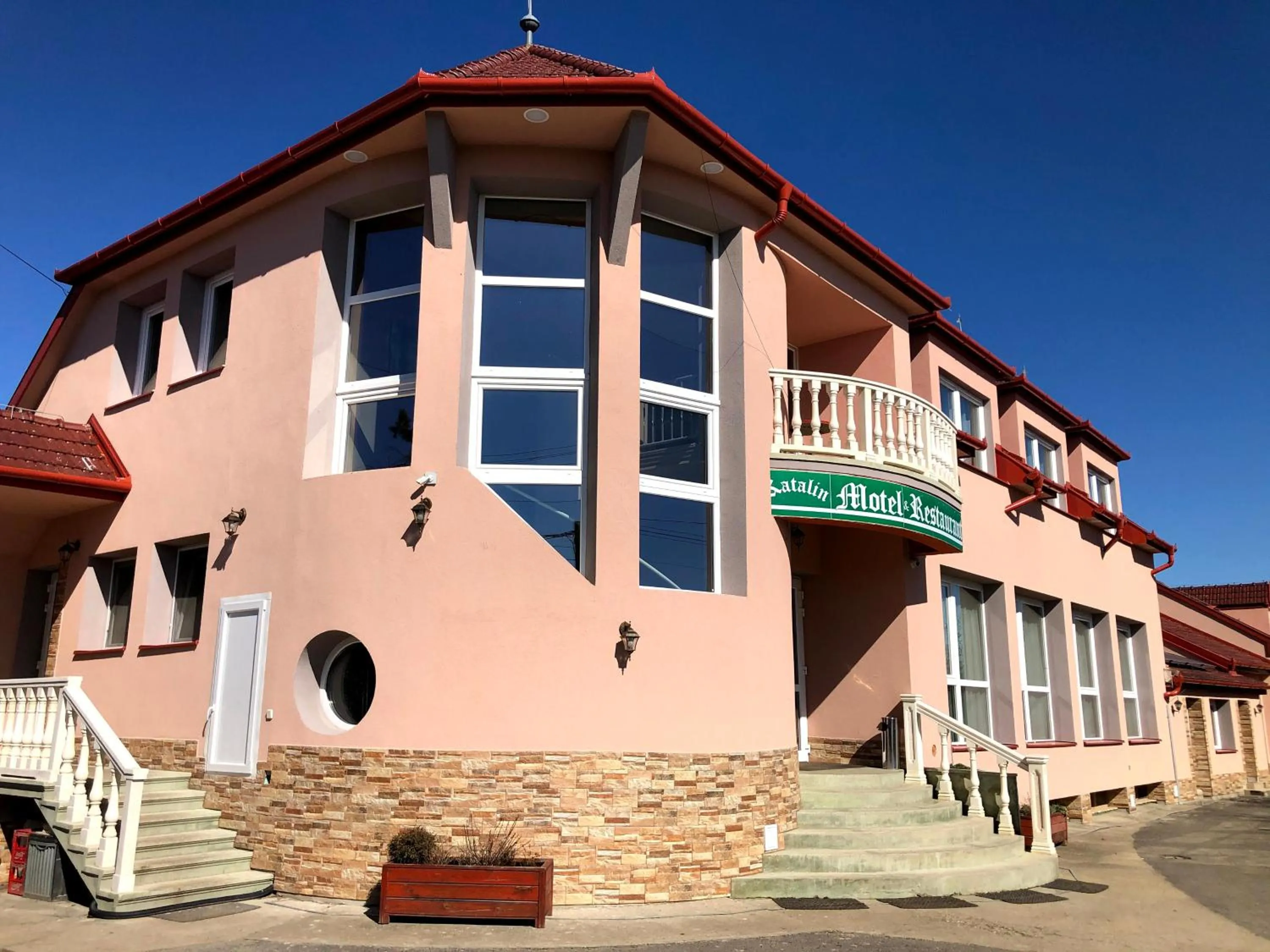 Property building in Katalin Motel & Étterem