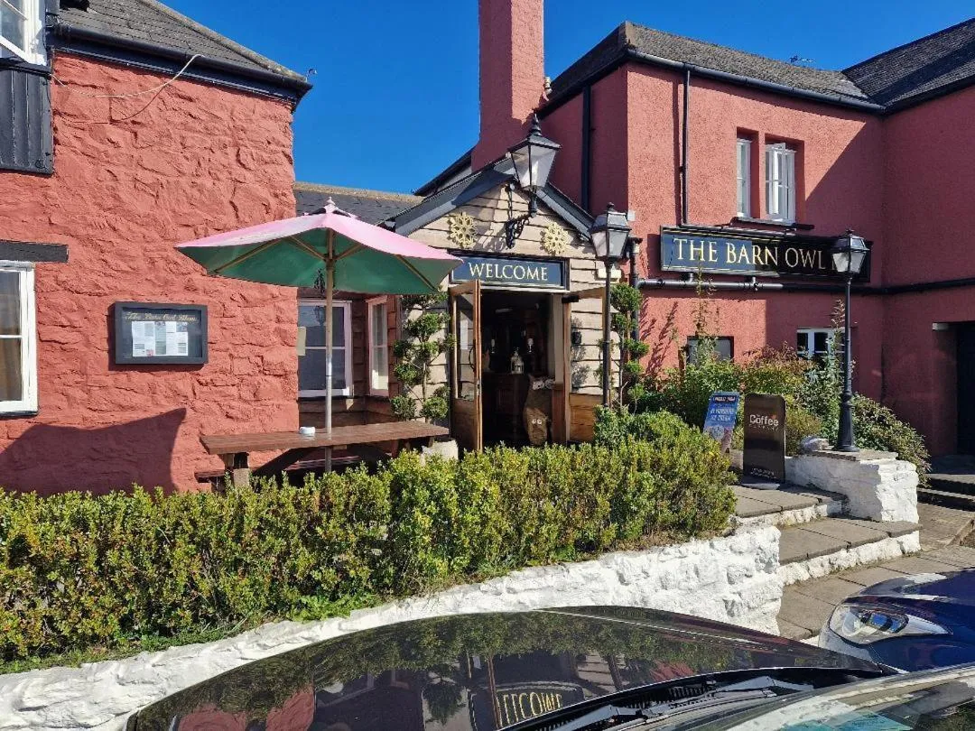 Facade/entrance in Barn Owl Inn