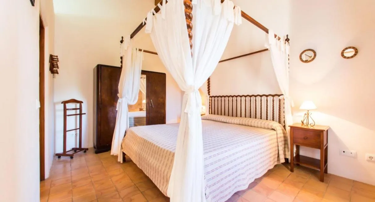 Bed in Finca Hotel Ses Cases Noves