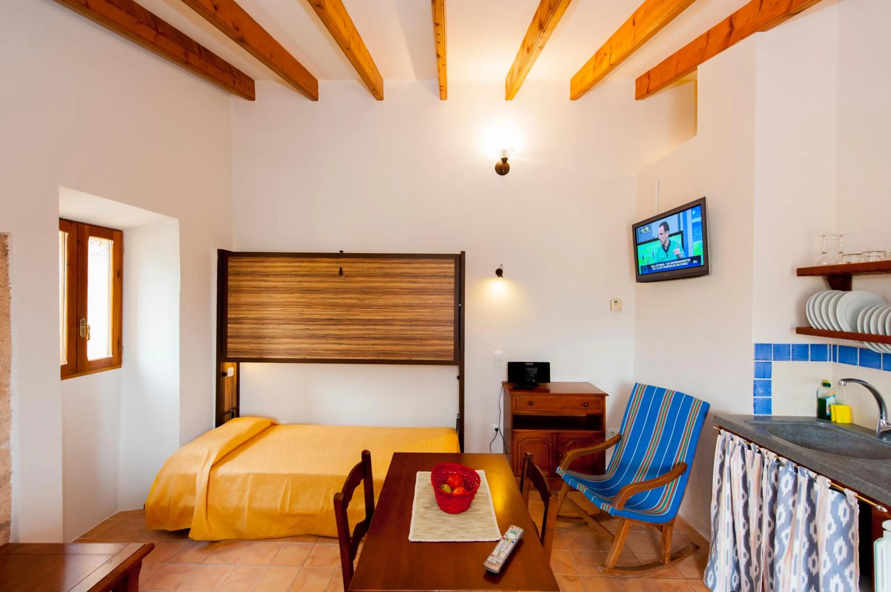 Decorative detail, Bed in Finca Hotel Ses Cases Noves