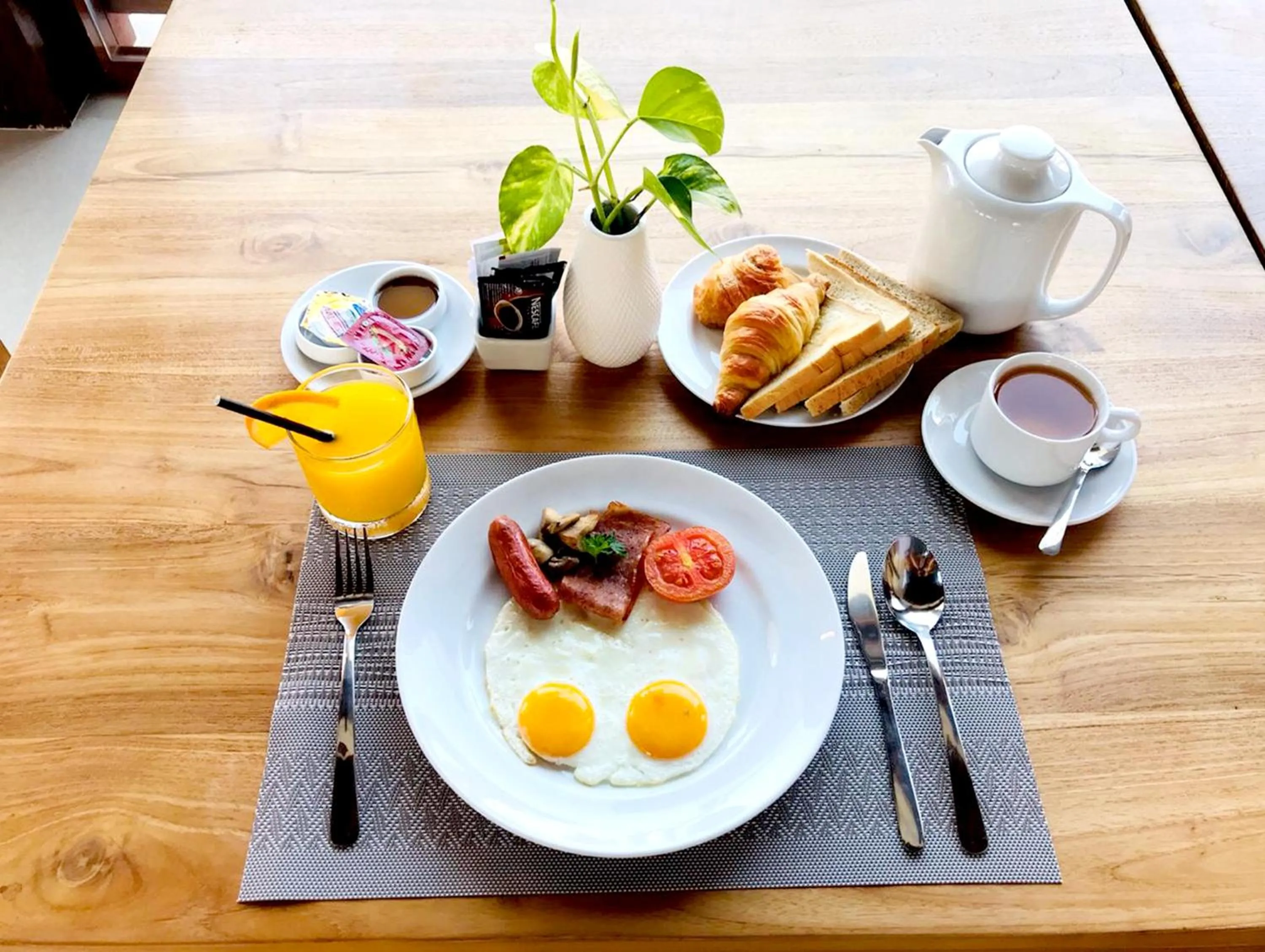 Food and drinks in The Salila Beach Resort