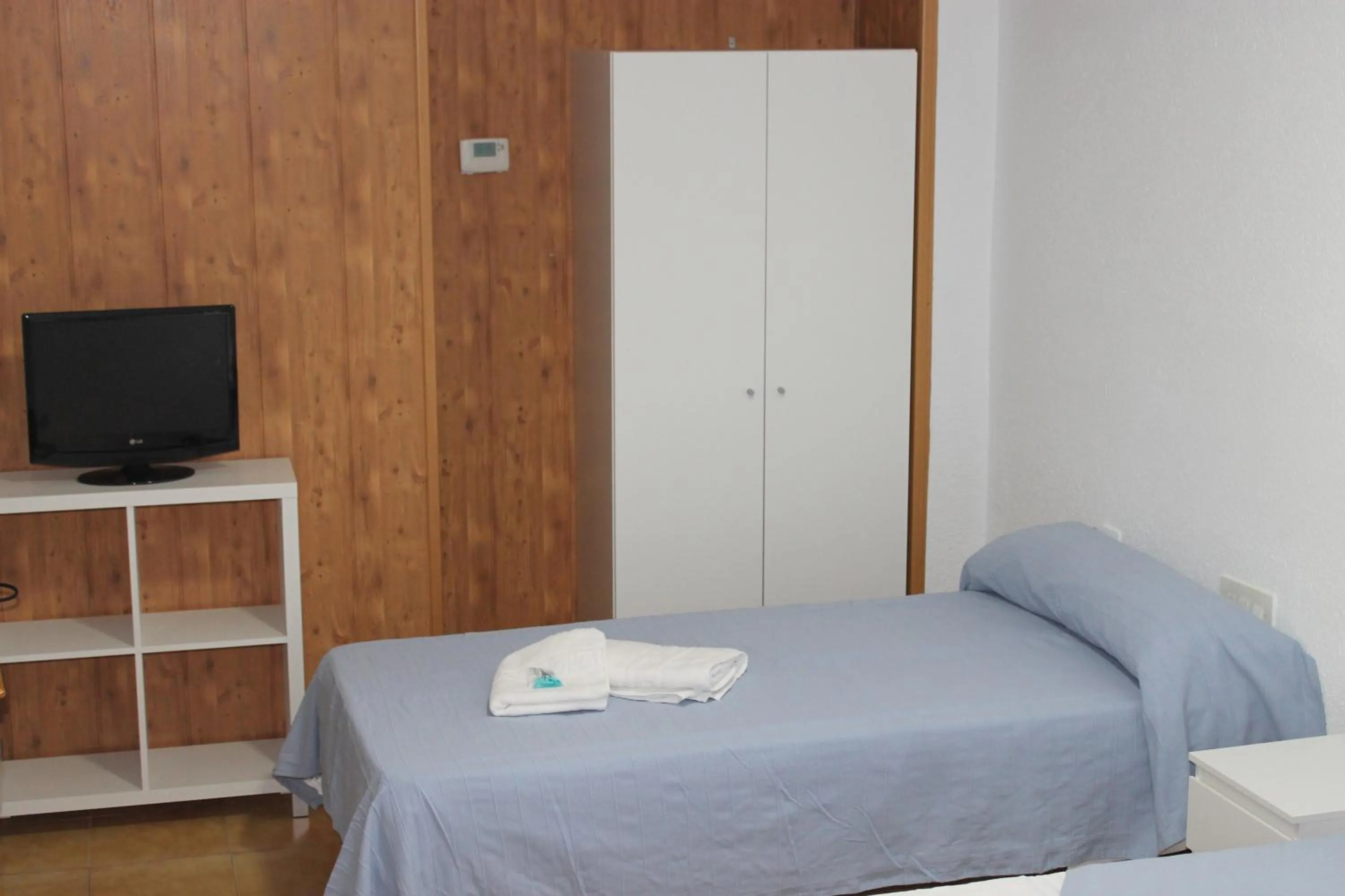 Photo of the whole room, Bed in Hostal Amantes De Teruel