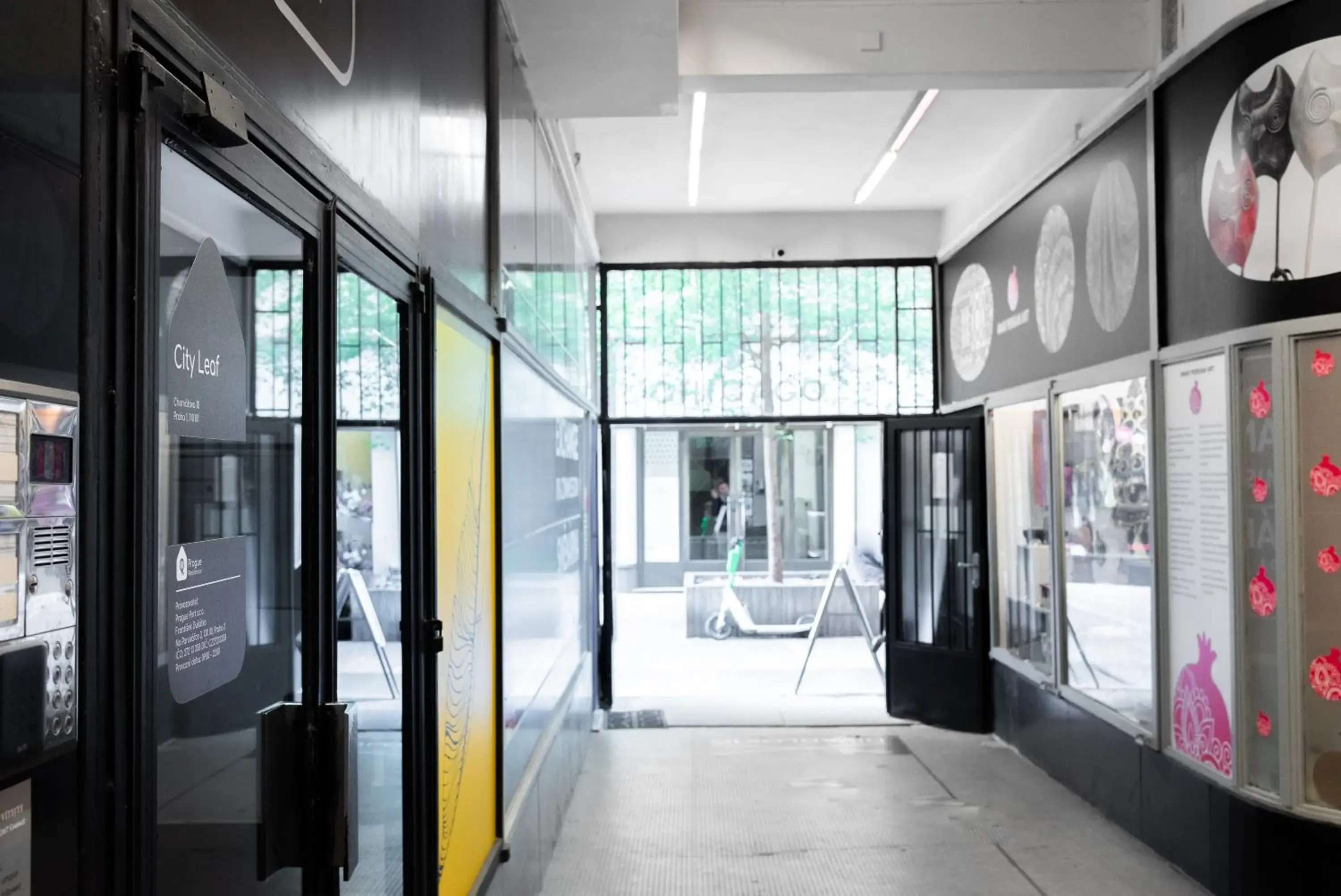 Facade/entrance in City Leaf Apartments Facade/entrance in City Leaf Apartments