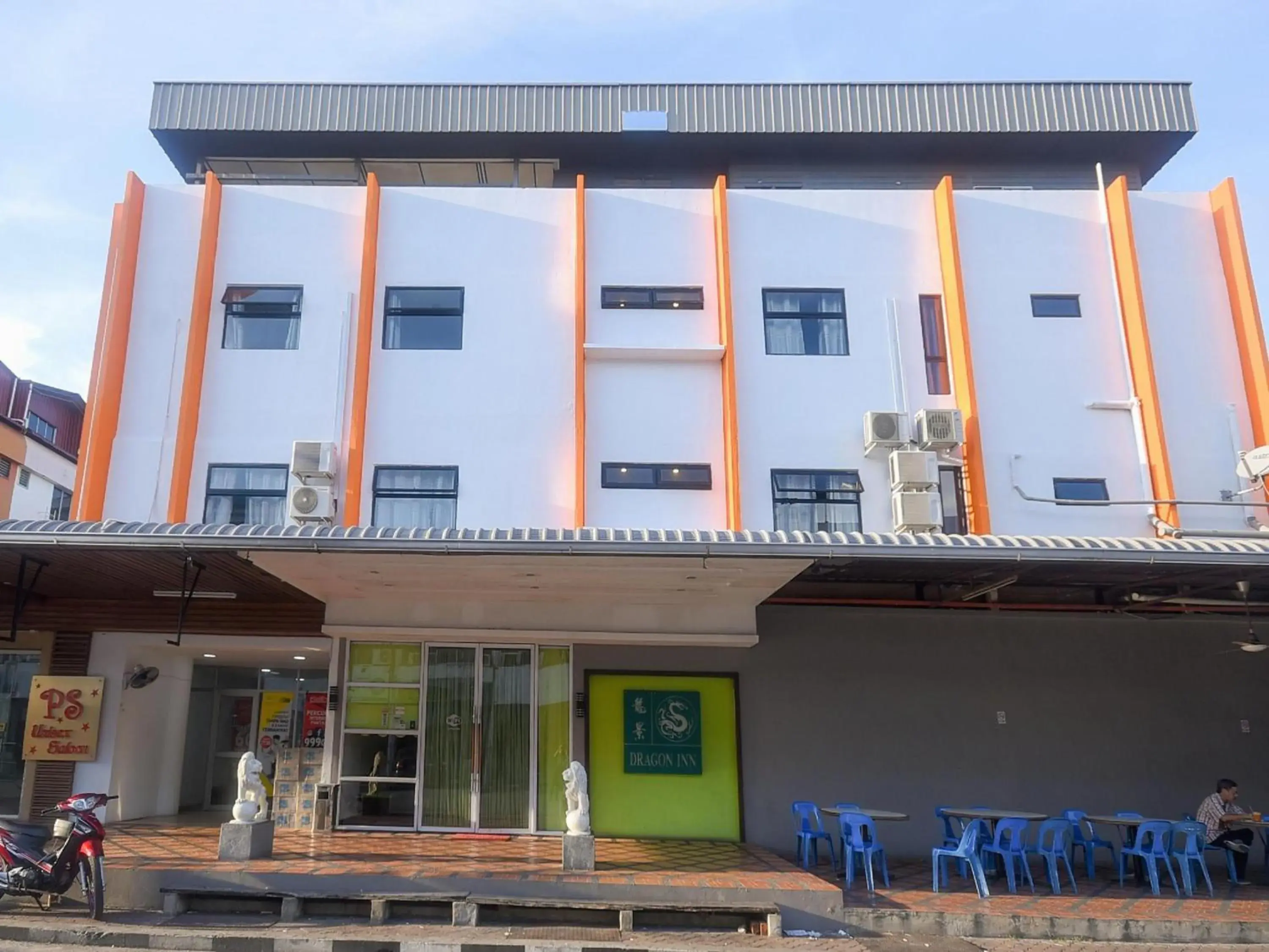 Property building in Hotel O agon Inn Property building in Hotel O agon Inn