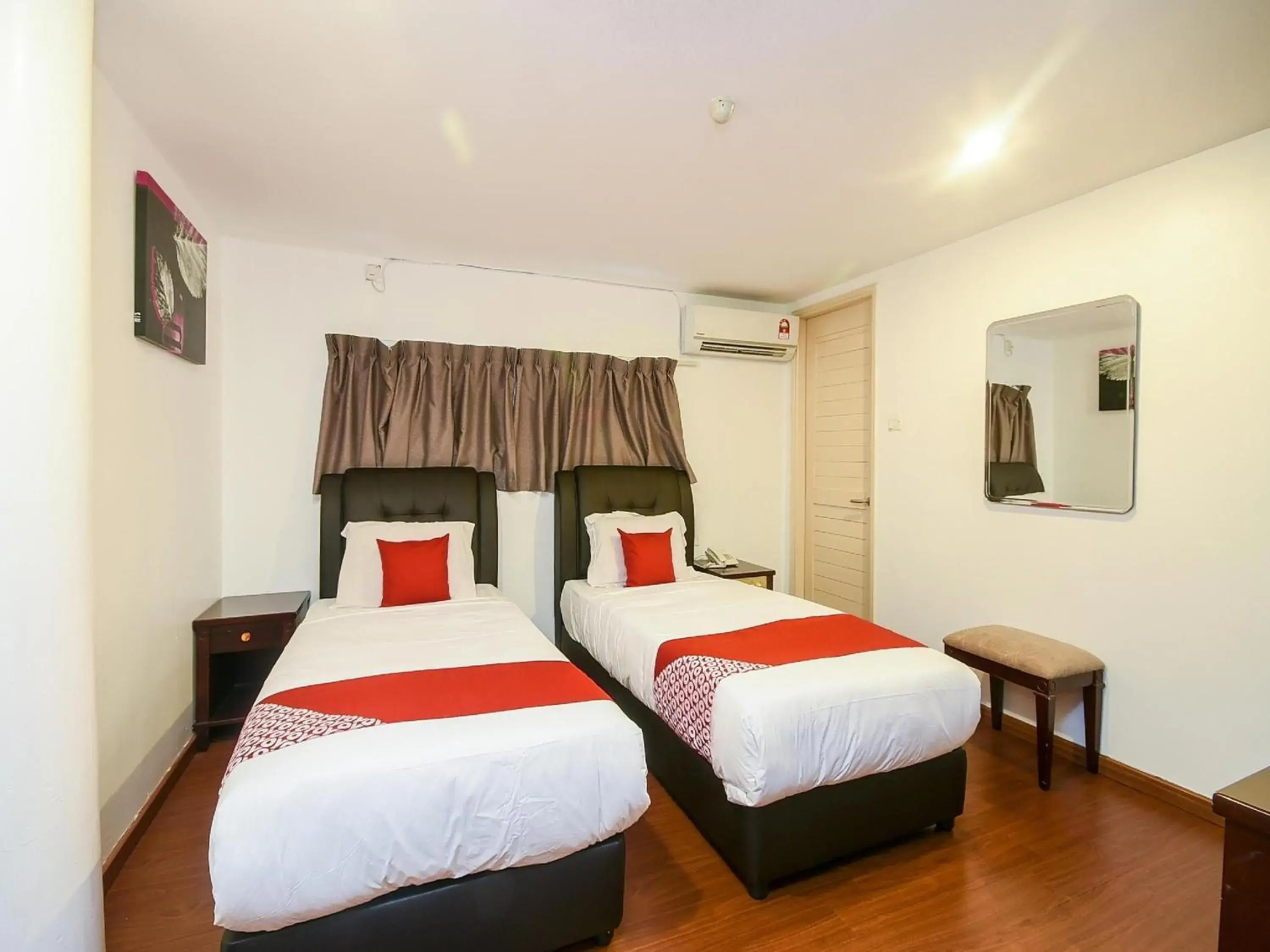 Photo of the whole room in Hotel O agon Inn Photo of the whole room in Hotel O agon Inn