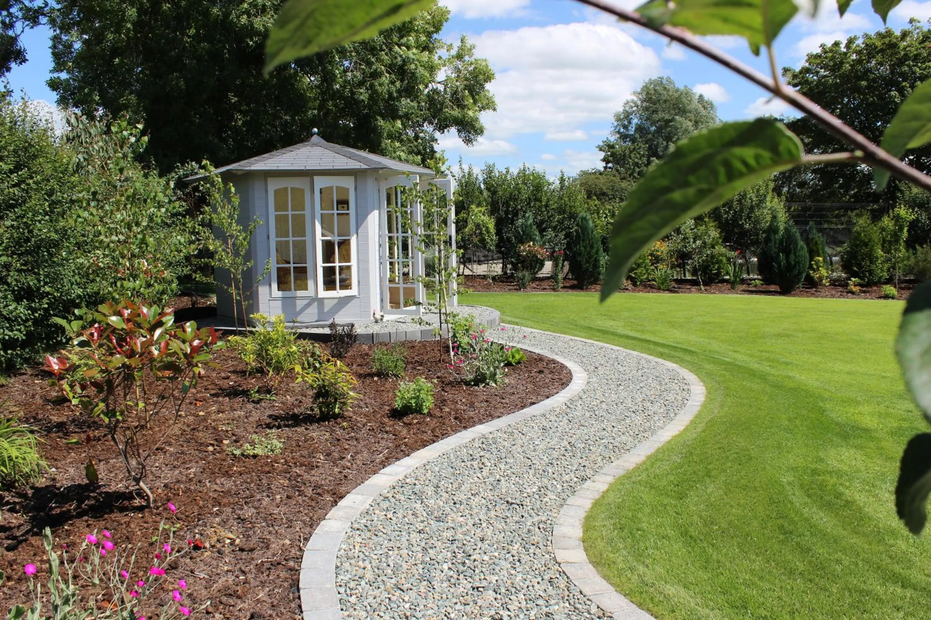 Garden in Crowfield Country House