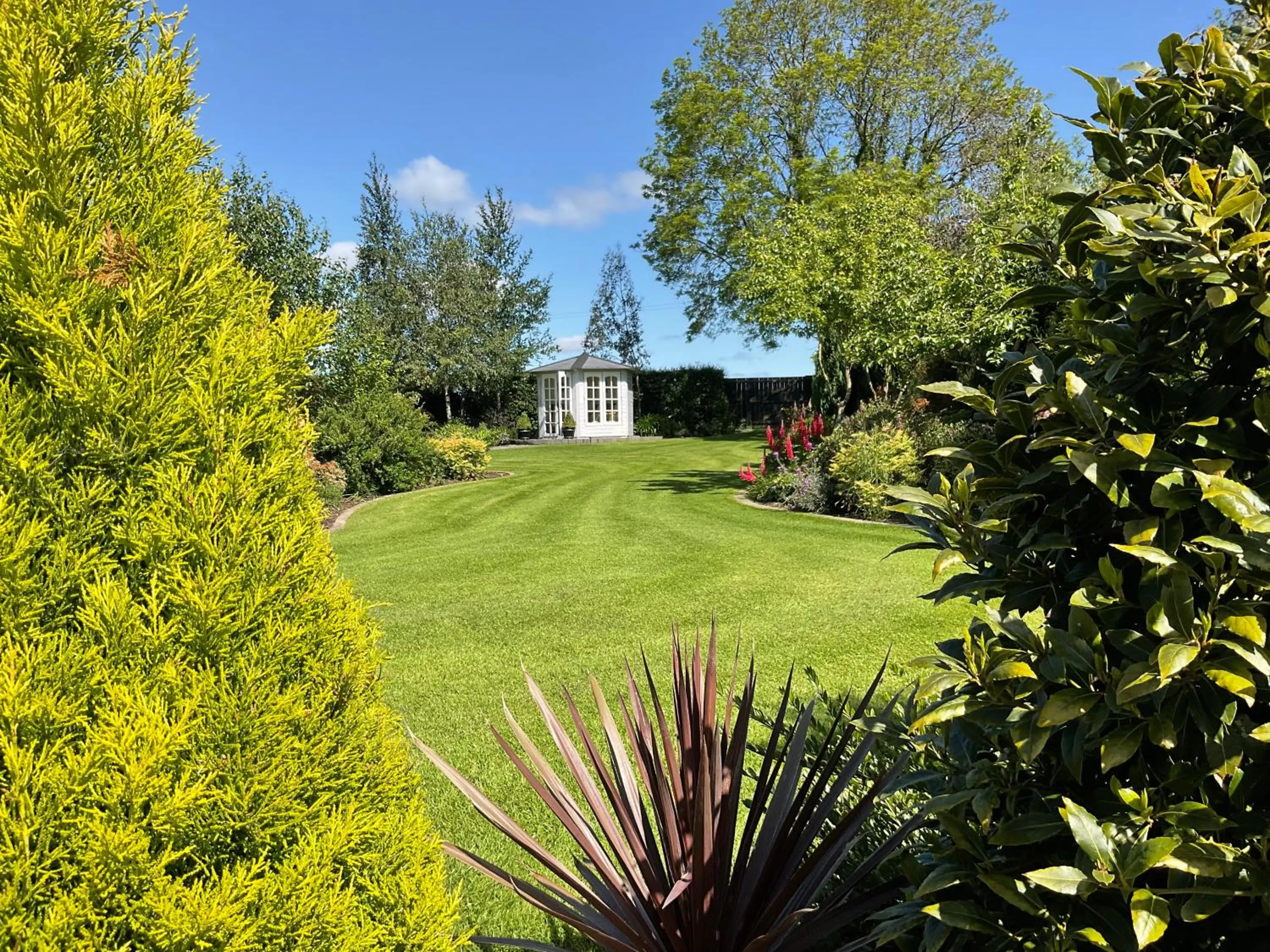 Garden view in Crowfield Country House