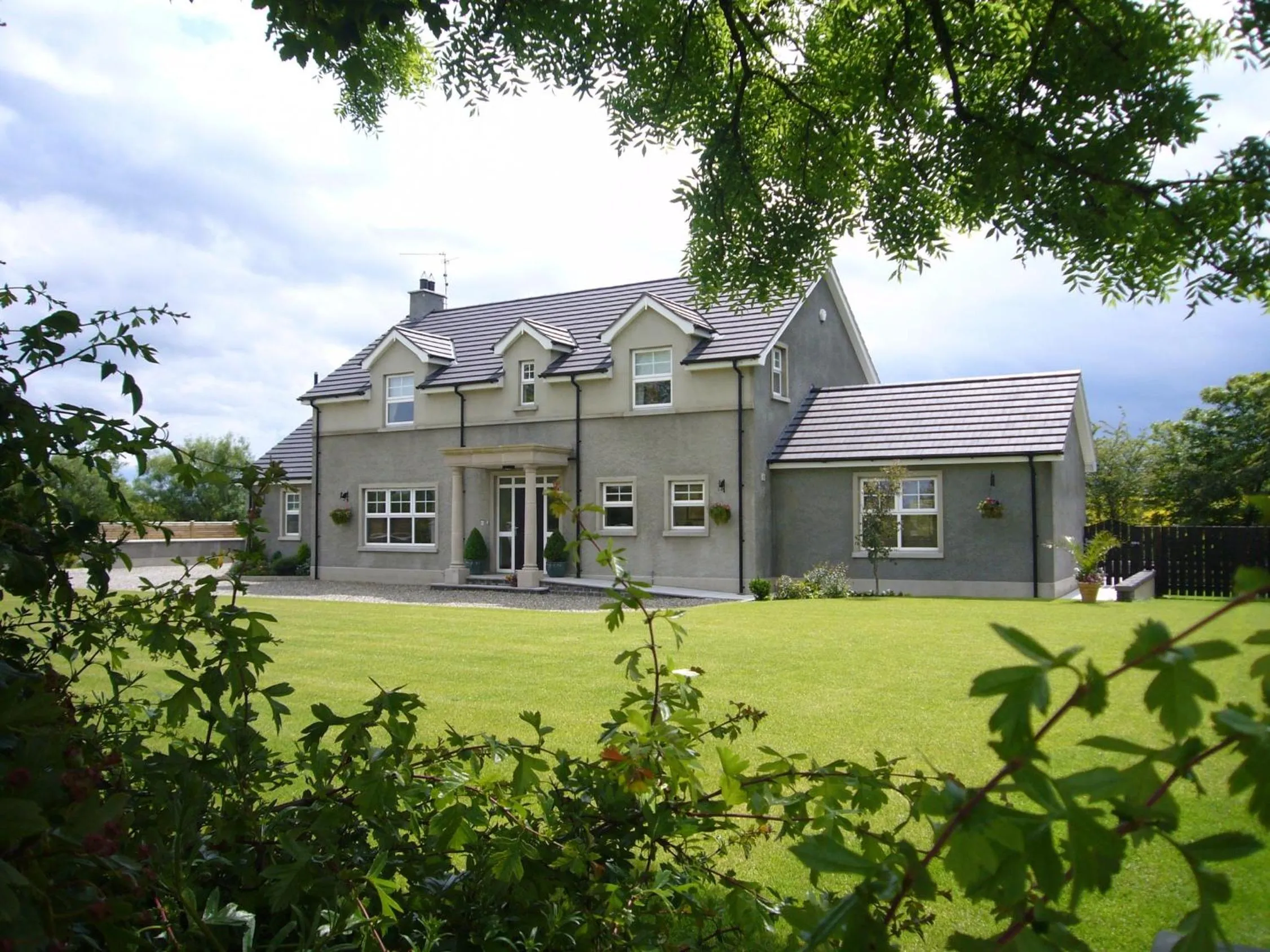 Property building in Crowfield Country House