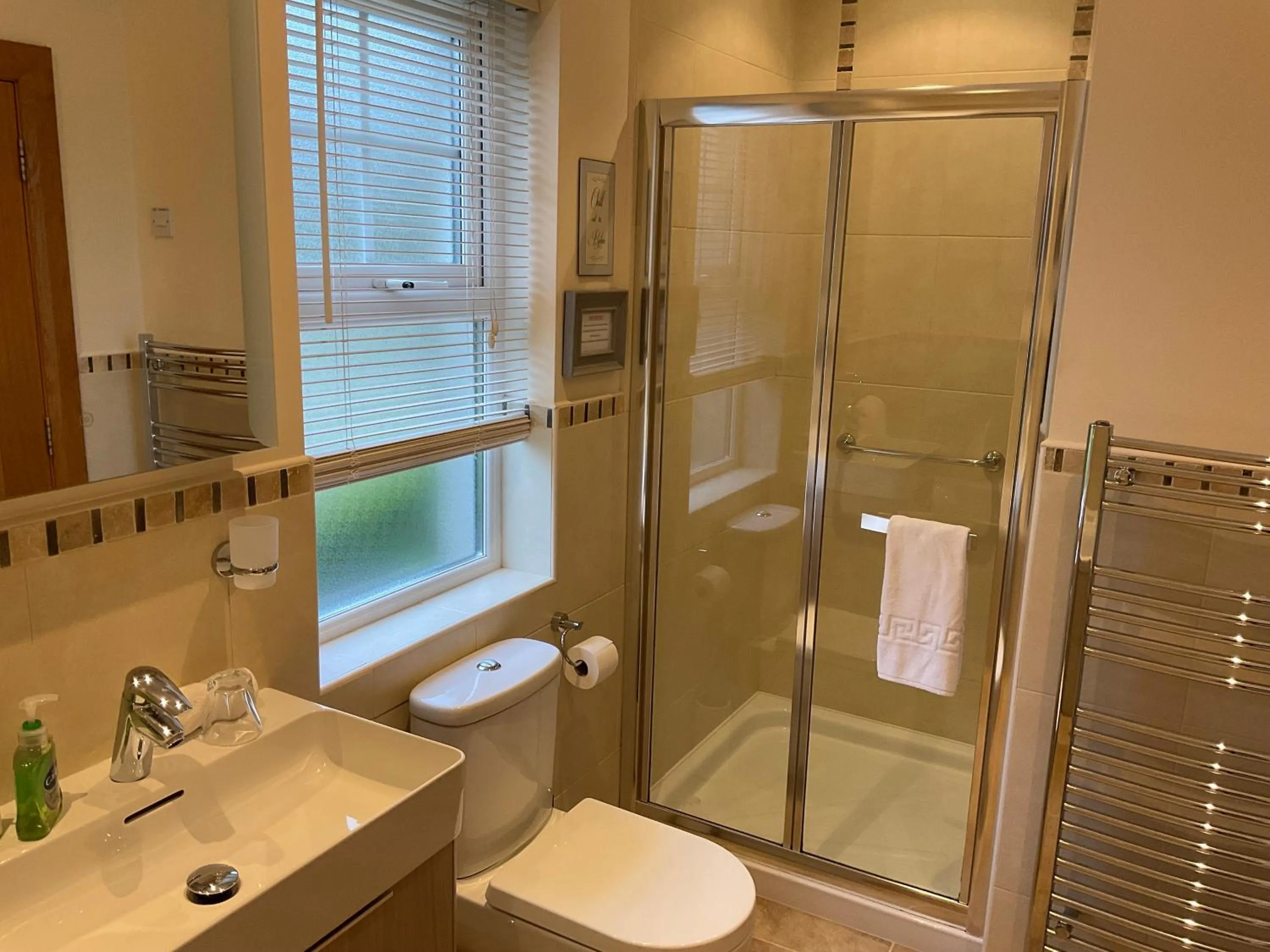 Shower in Crowfield Country House