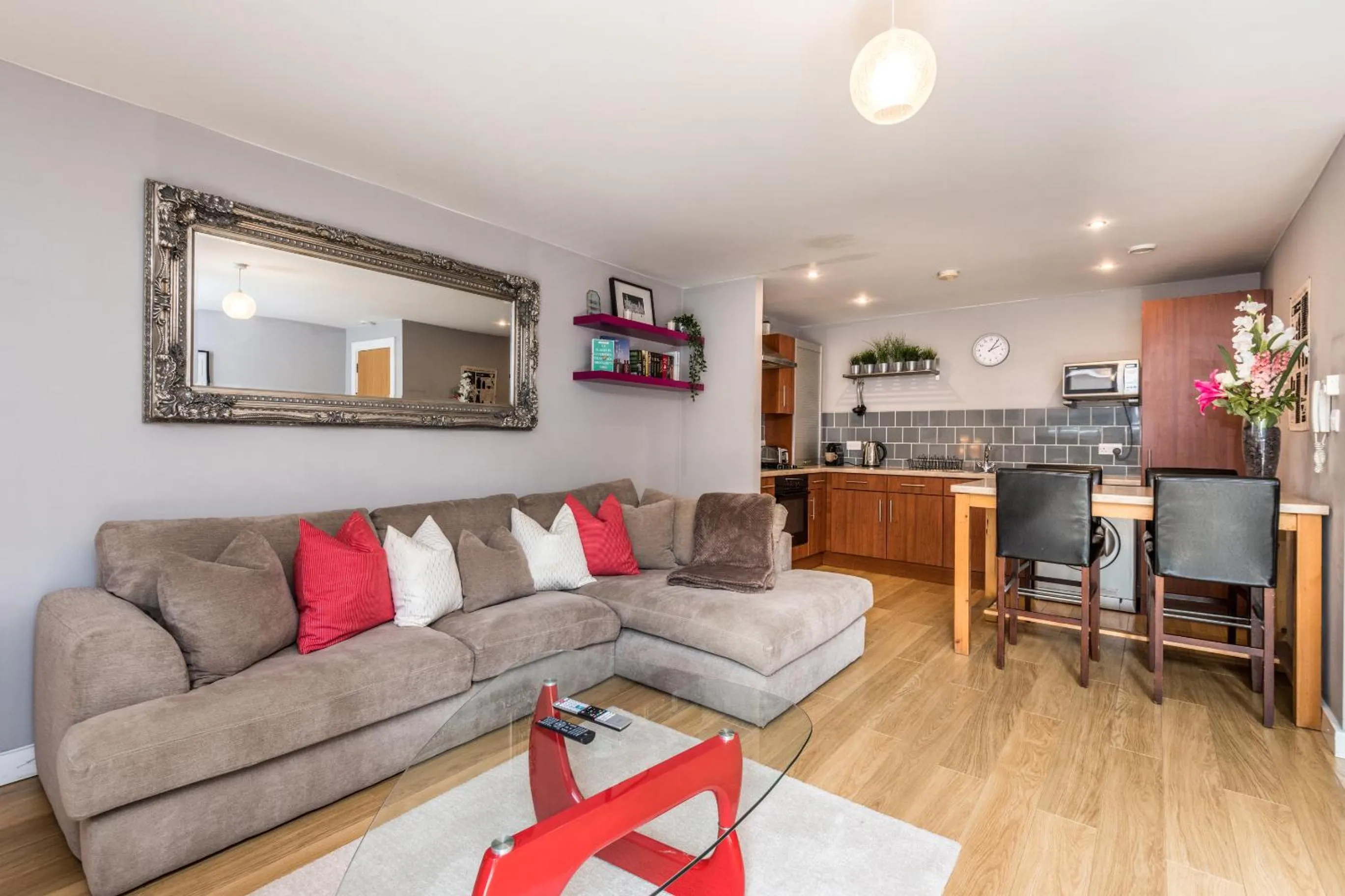 Host & Stay - York Place Apt
