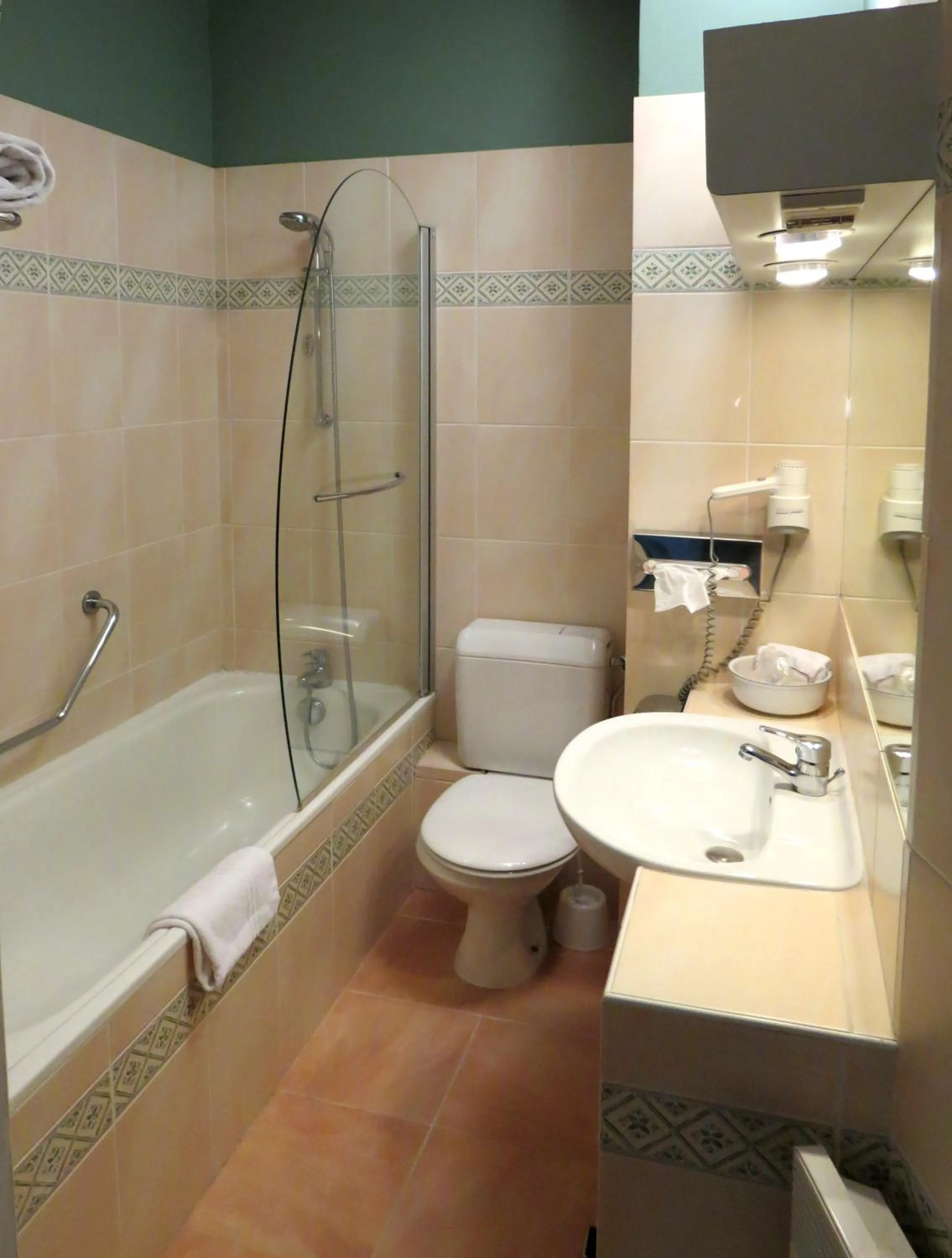 Bathroom in LOGIS - Belle Hôtel, Lille-Ouest