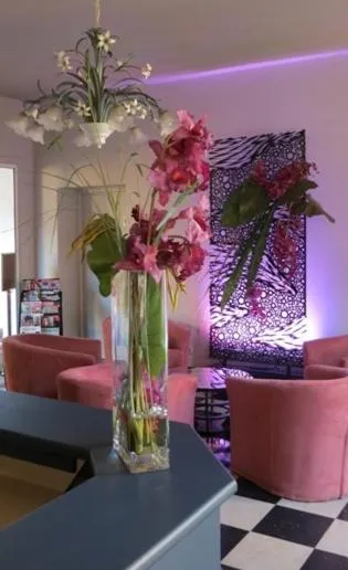 Area and facilities in LOGIS - Belle Hôtel, Lille-Ouest