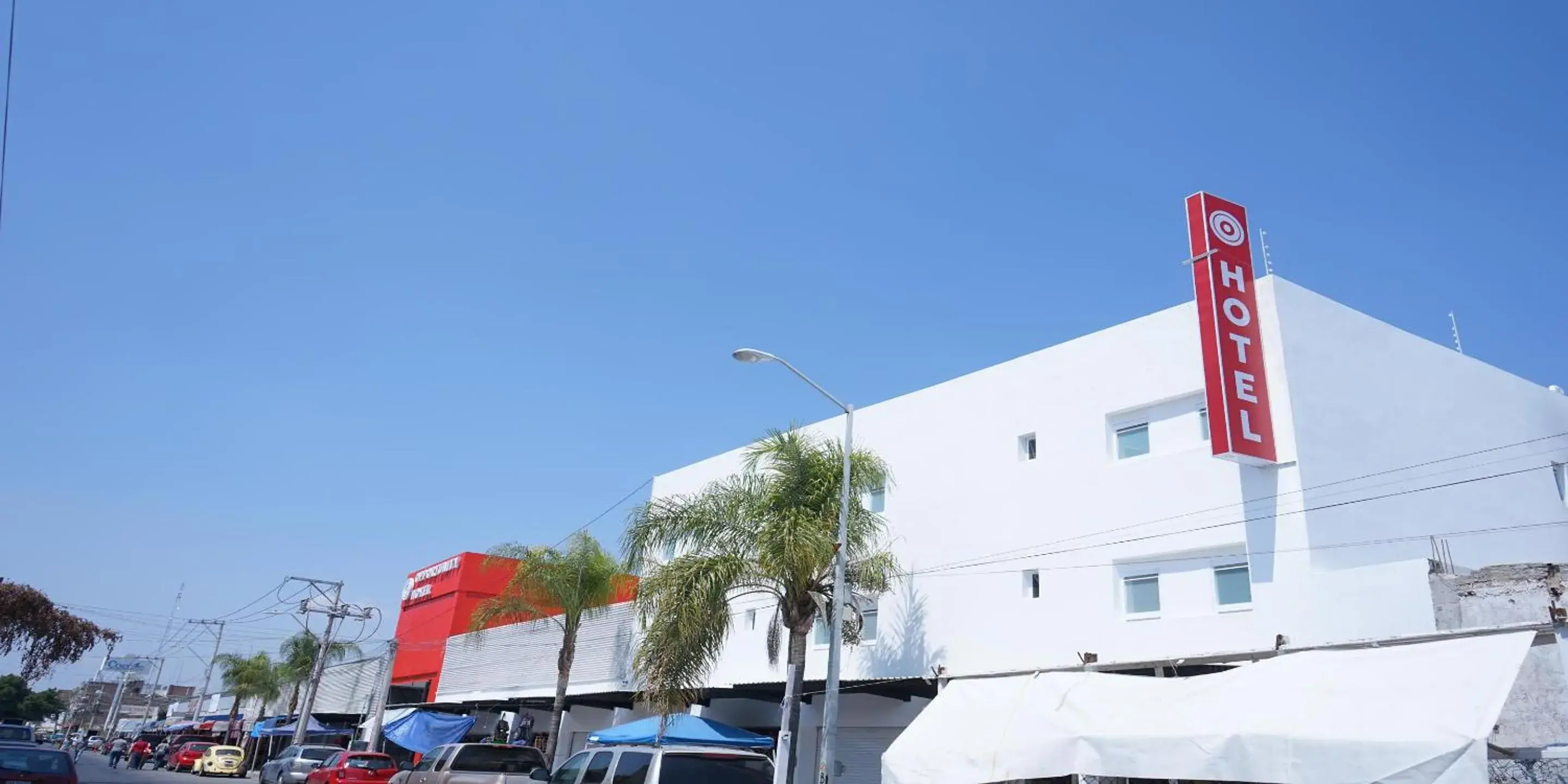 Facade/entrance in Opportunity León Facade/entrance in Opportunity León