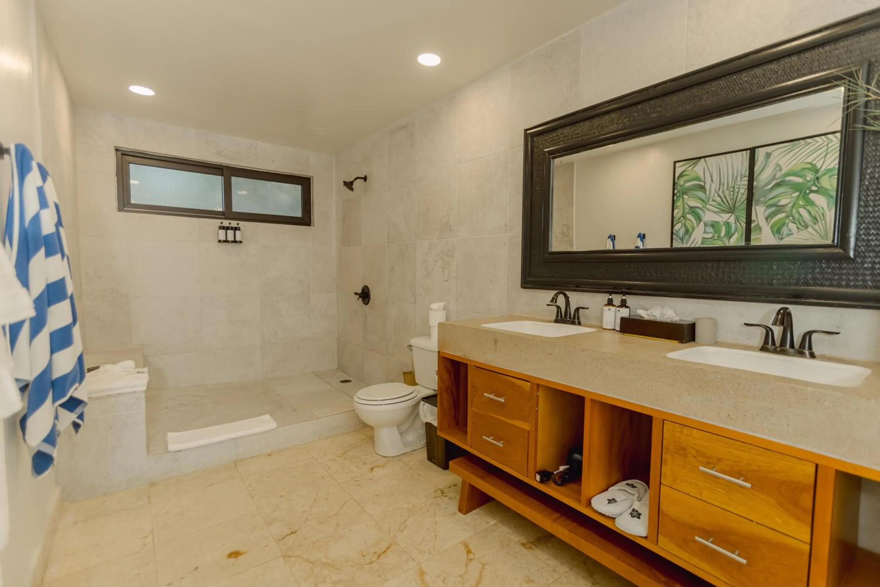 Shower in Almond Beach Resort at Jaguar Reef