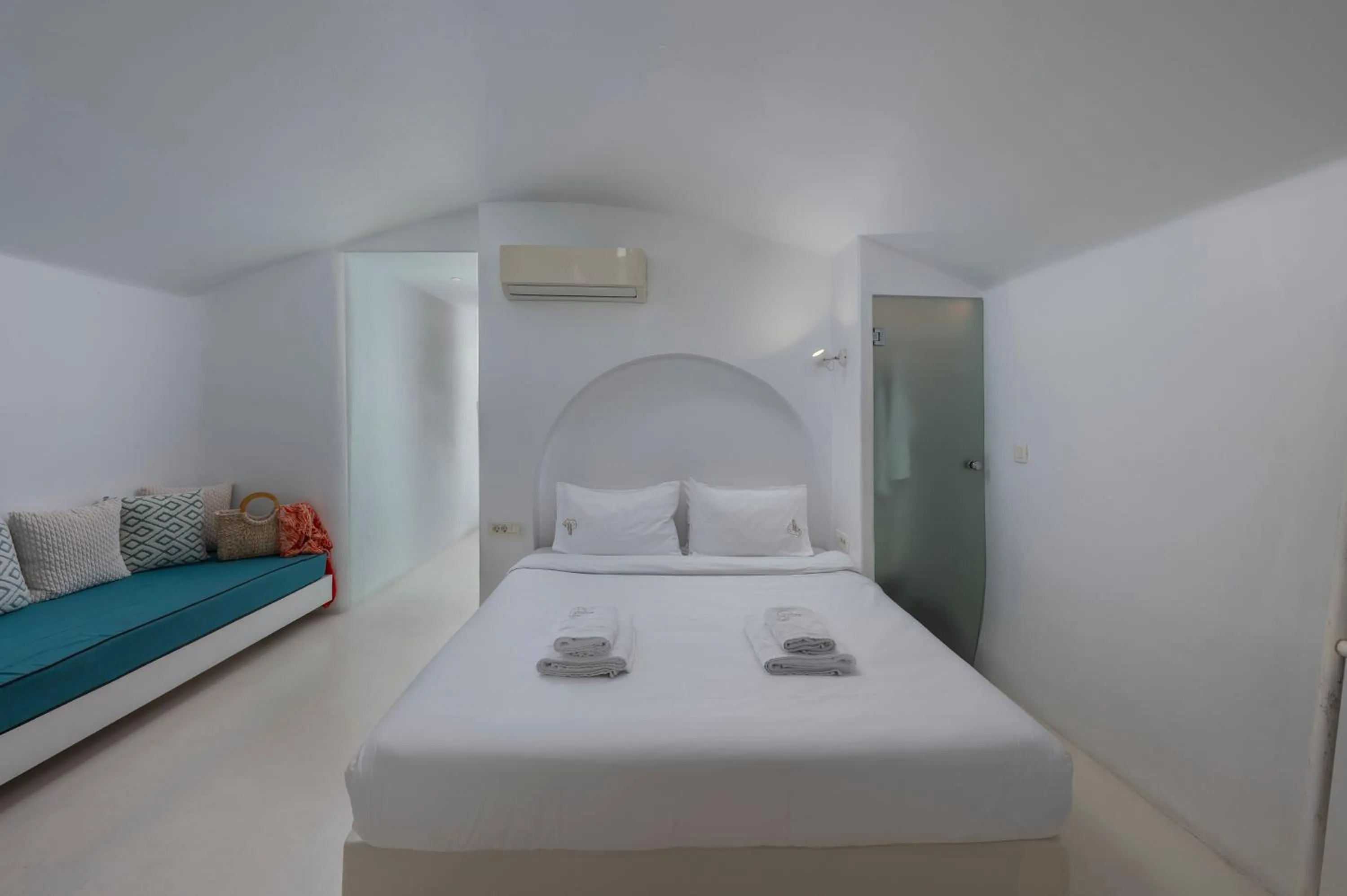 Bed in Diamond Luxury Suites Collection