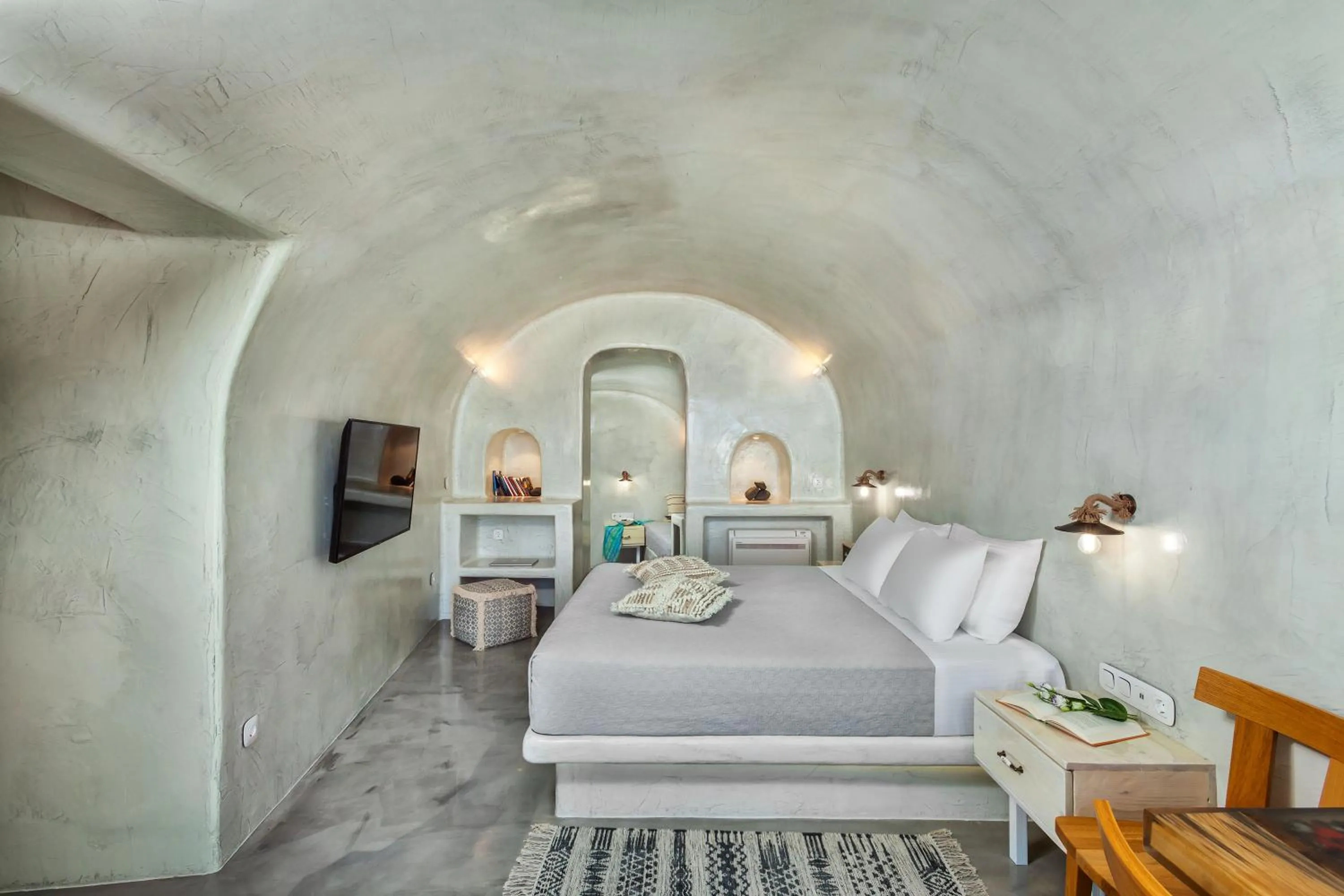 Bed in Diamond Luxury Suites Collection