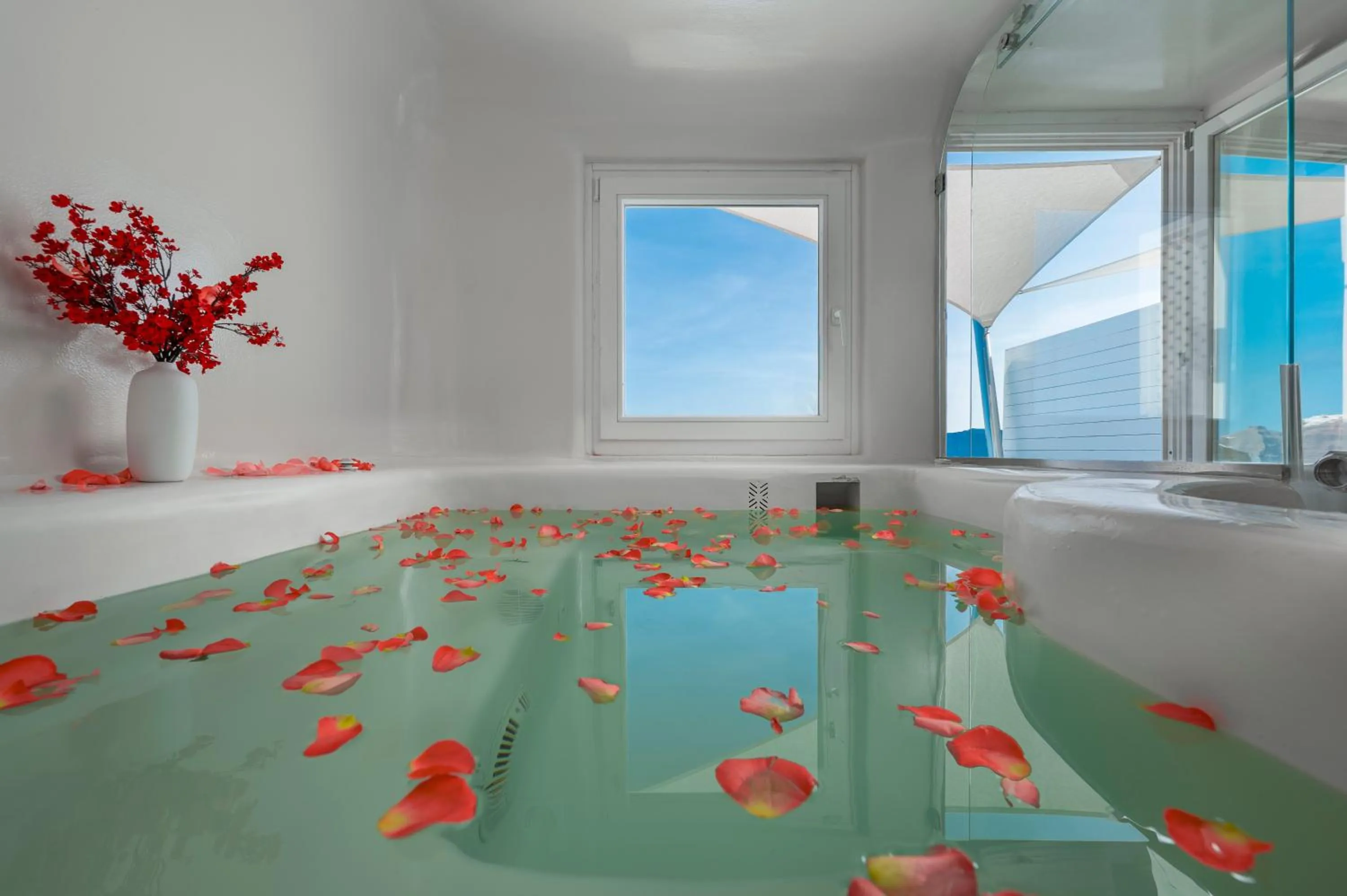 Hot Tub in Diamond Luxury Suites Collection