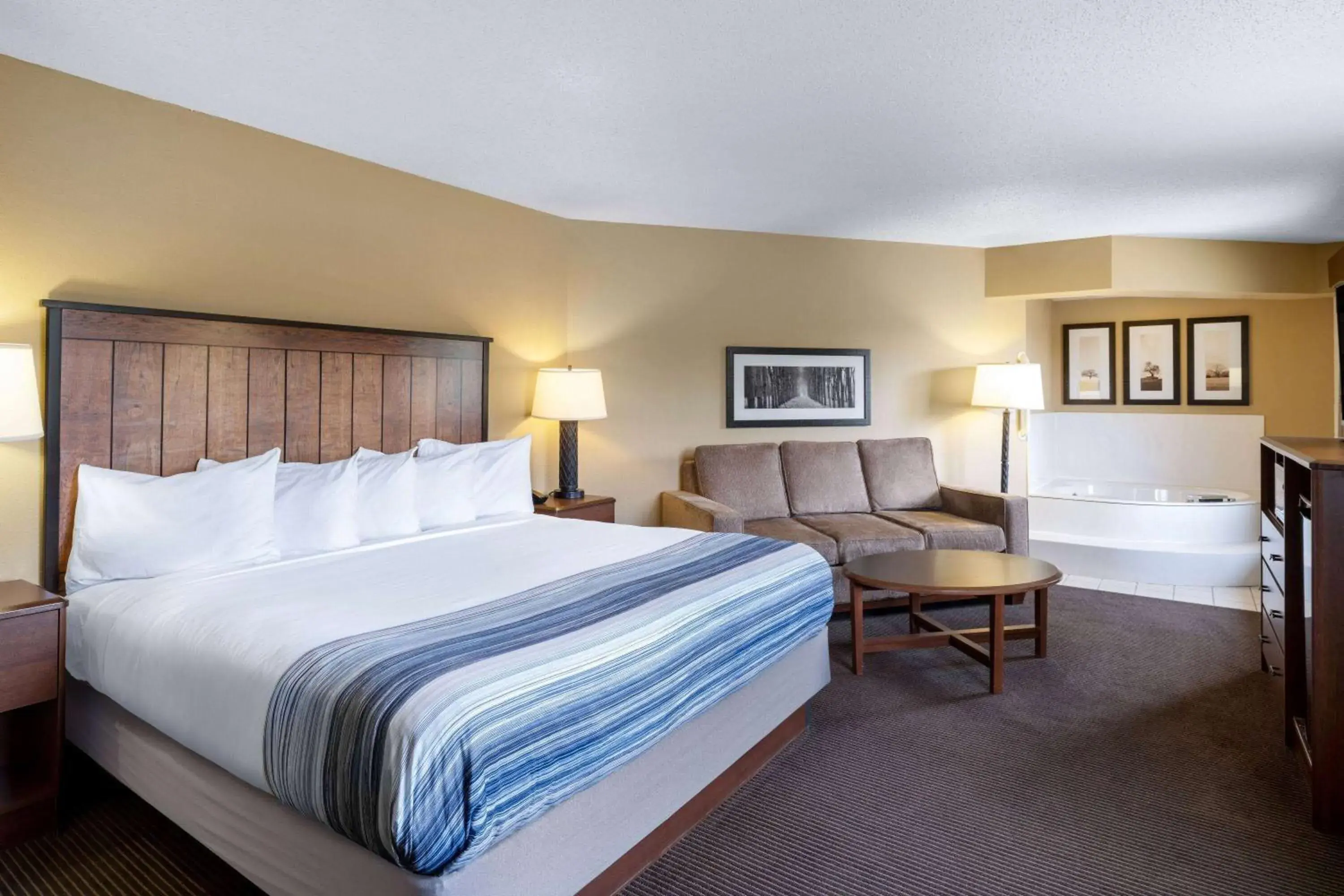 Superior King Suite - Non-Smoking in AmericInn by Wyndham Two Harbors Near Lake Superior Superior King Suite - Non-Smoking in AmericInn by Wyndham Two Harbors Near Lake Superior