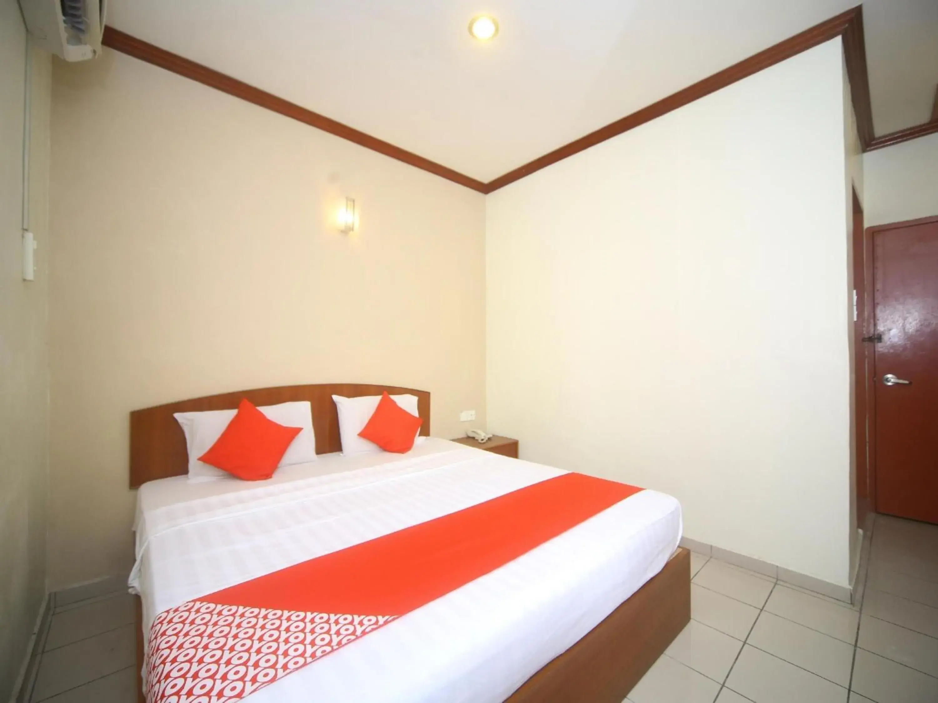 Deluxe King Room in Hotel O London Deluxe King Room in Hotel O London