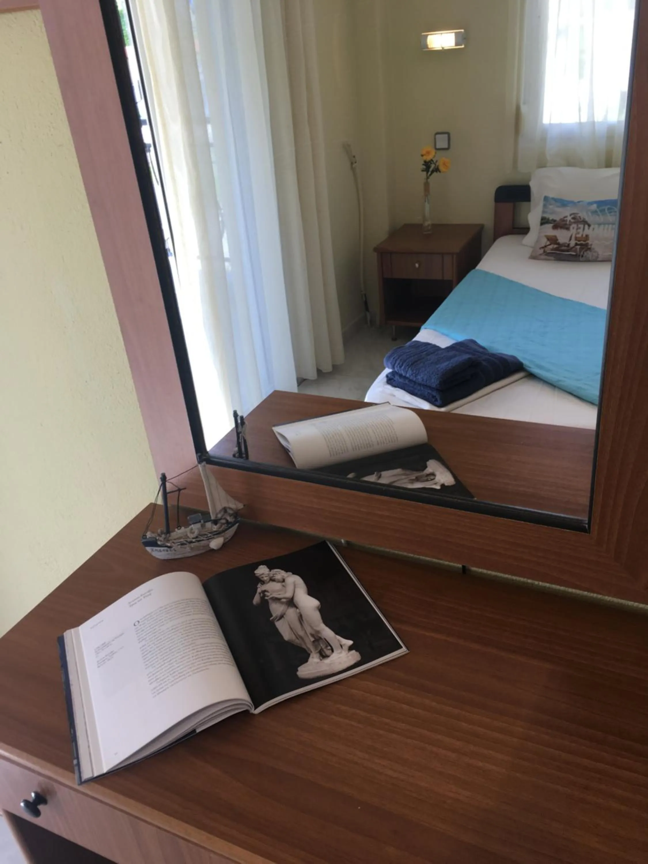 Bedroom in Dionisos Blue