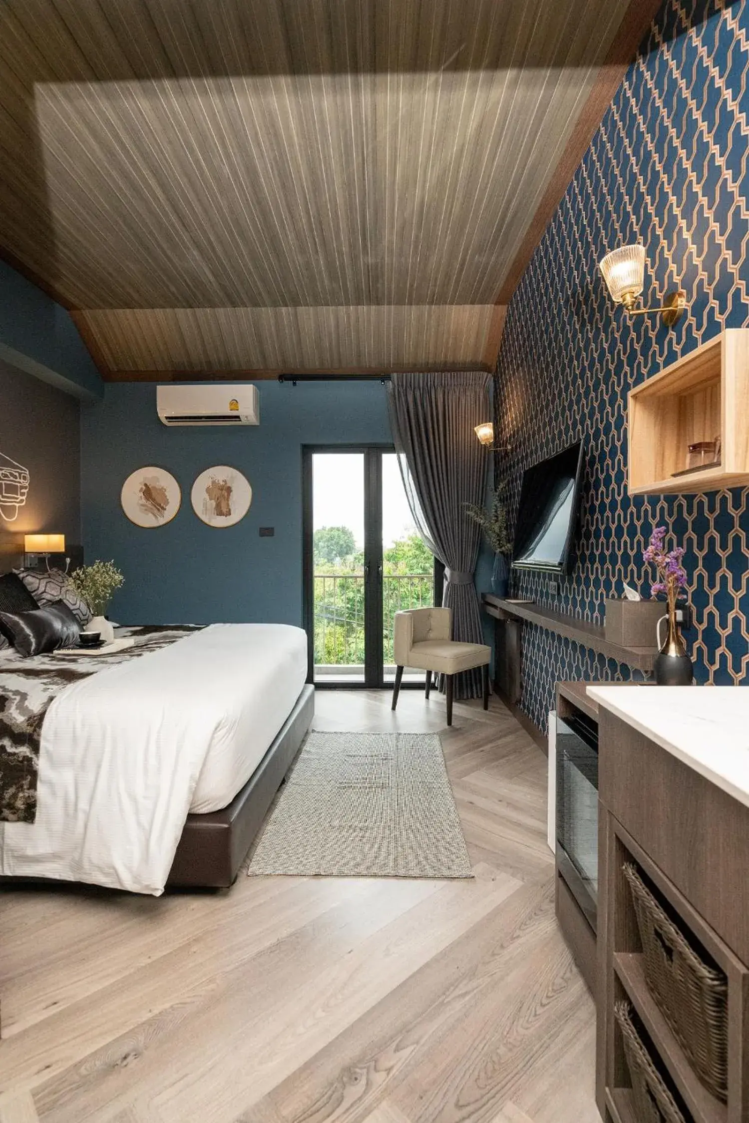 View (from property/room), Bed in Sanae' Oldtown Hotel View (from property/room), Bed in Sanae' Oldtown Hotel