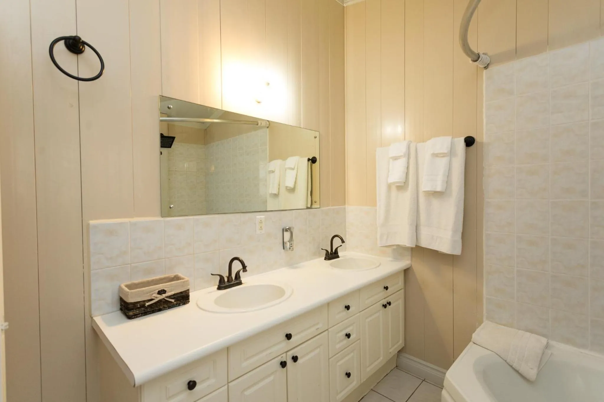 Bedroom in South Coast Horizon