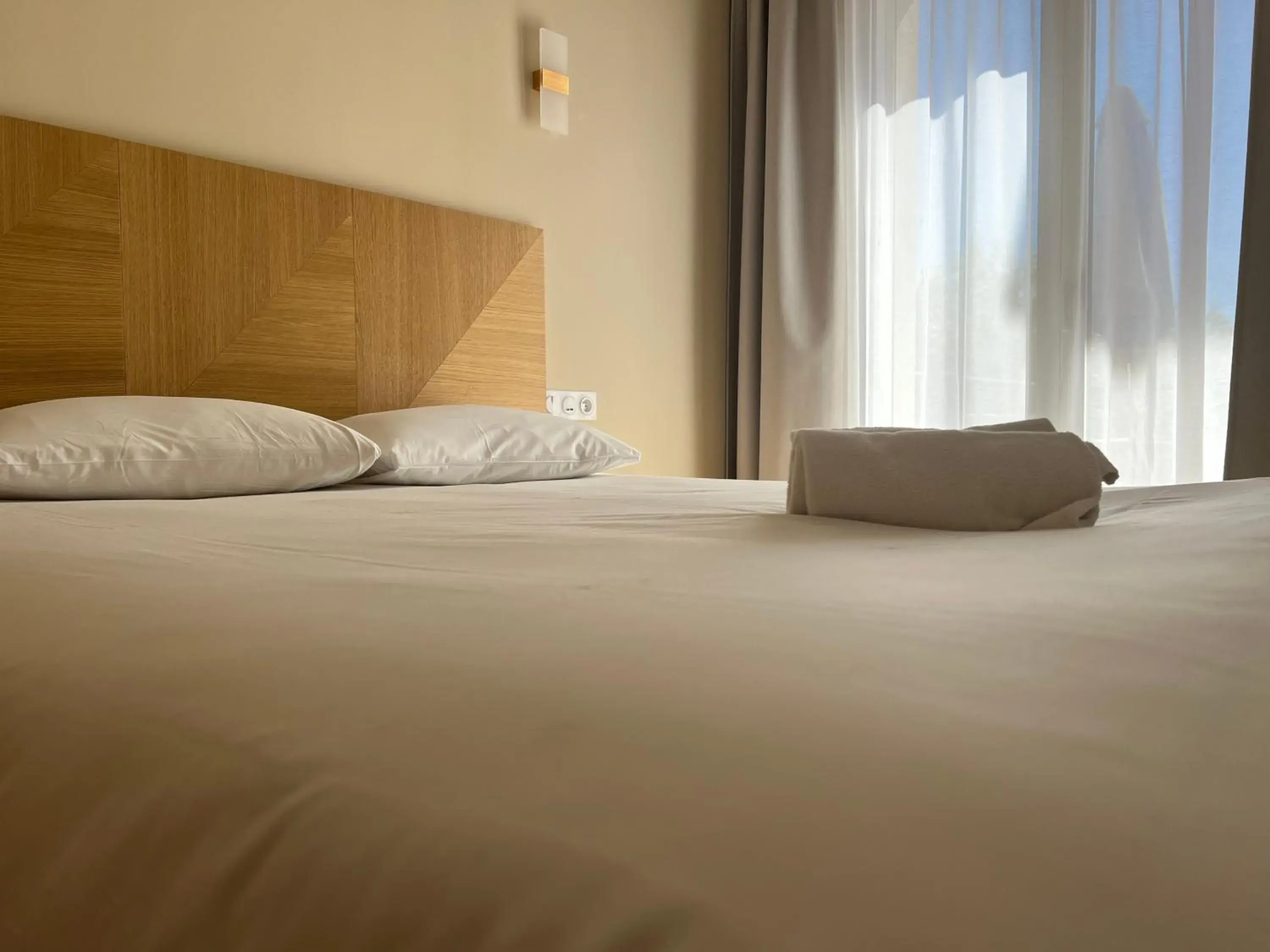 Bed in Adonis Sanary Grand Hôtel des Bains Bed in Adonis Sanary Grand Hôtel des Bains