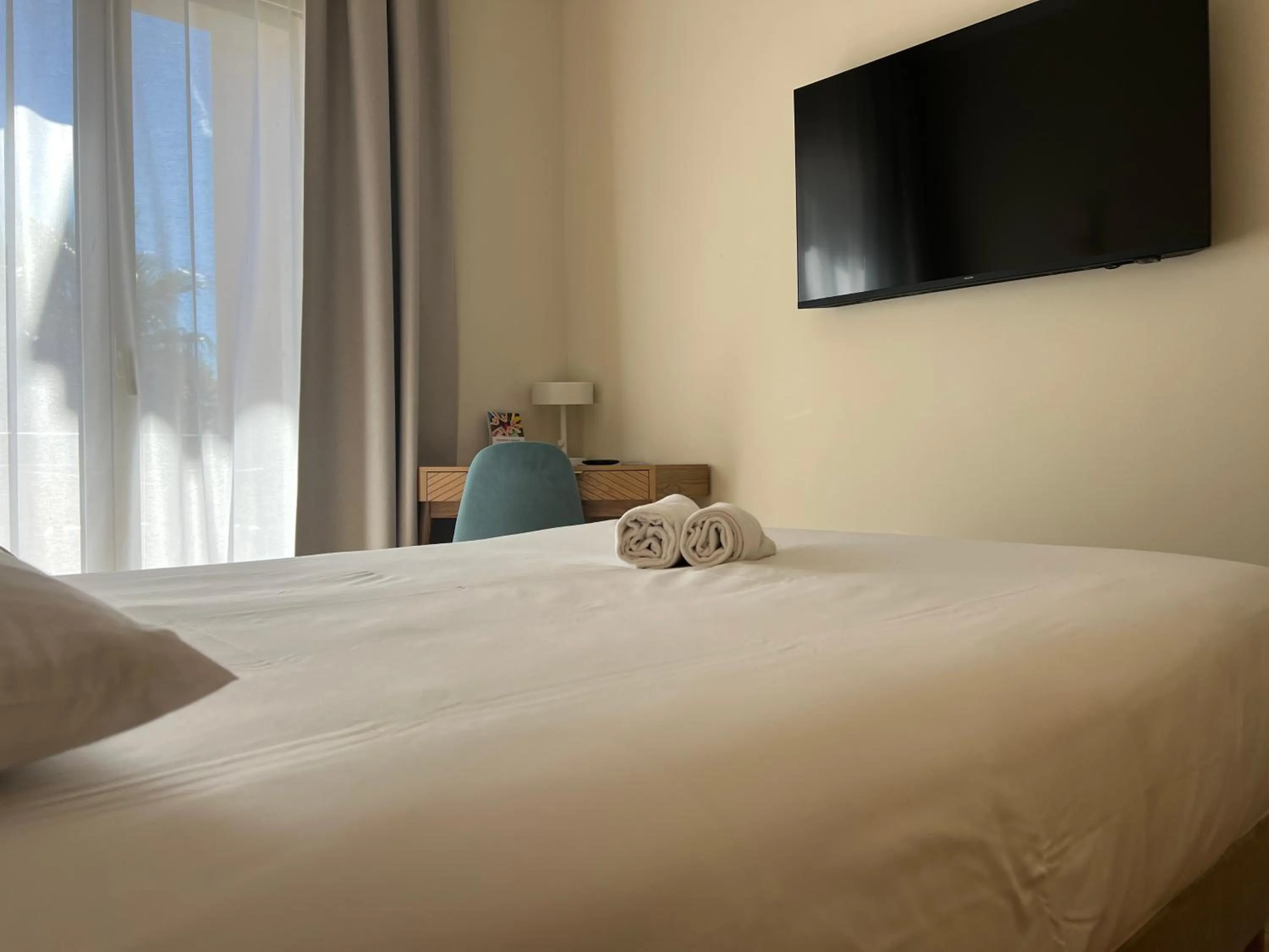 Bed in Adonis Sanary Grand Hôtel des Bains