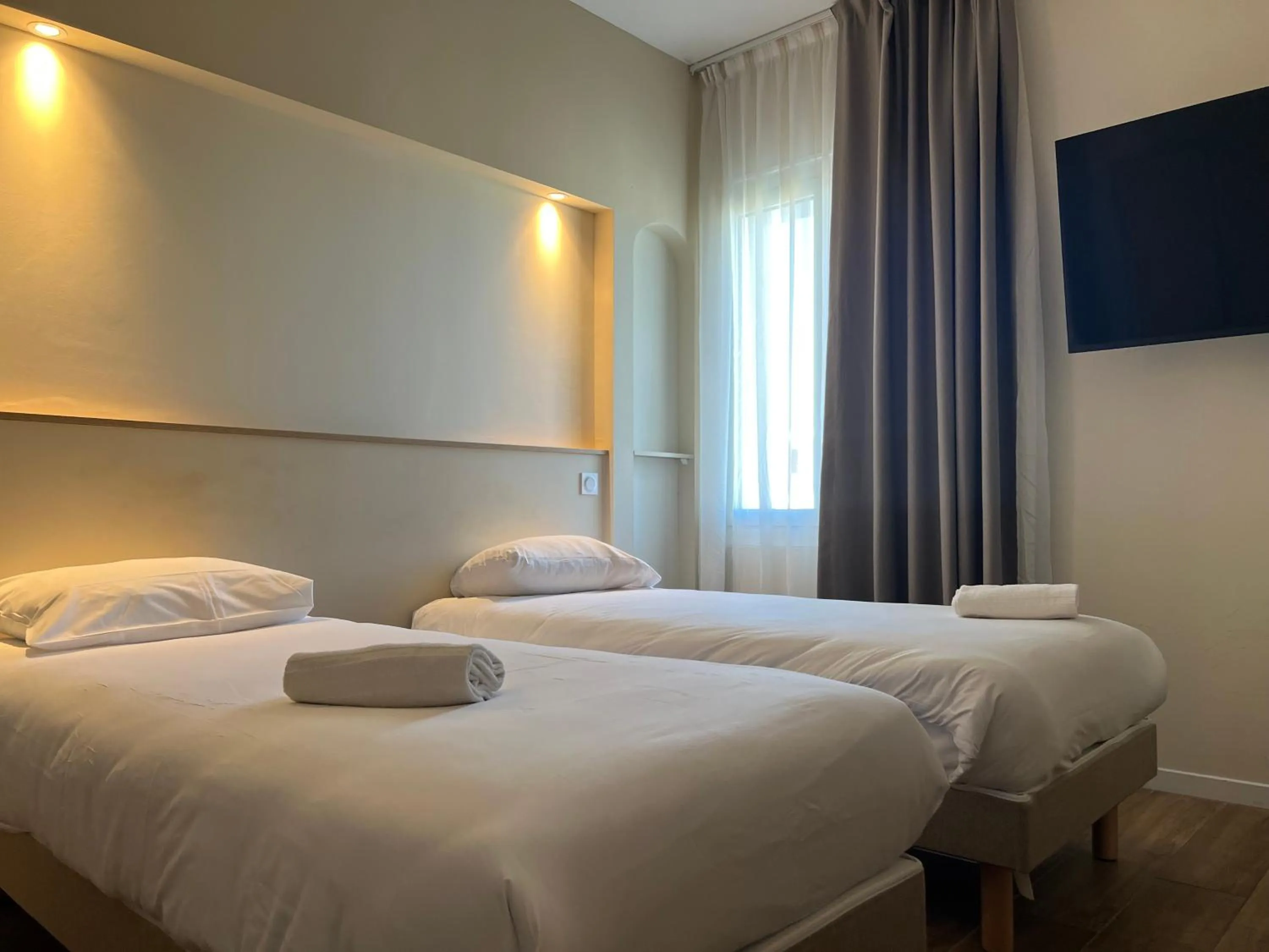 Bed in Adonis Sanary Grand Hôtel des Bains