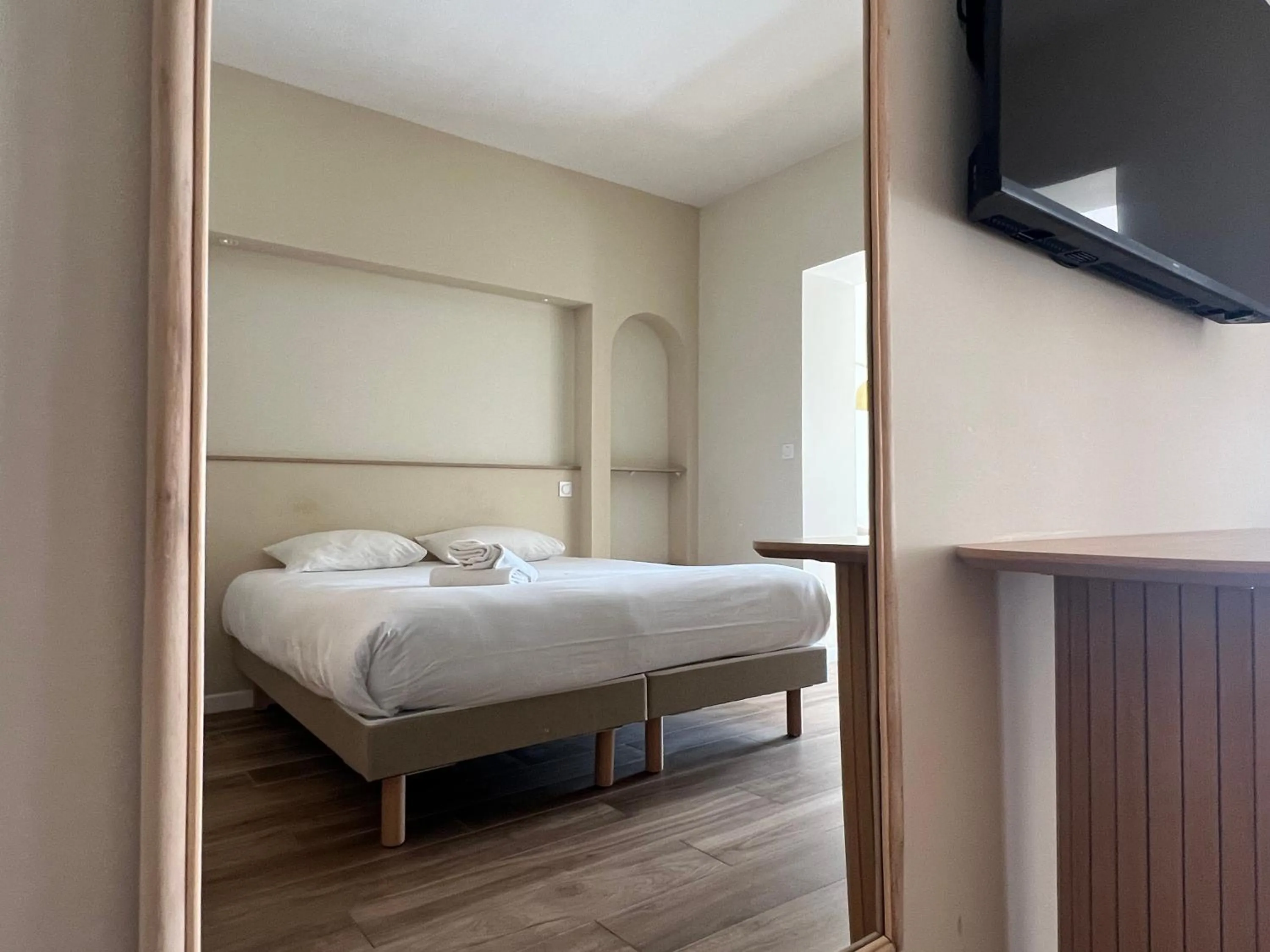 Bed in Adonis Sanary Grand Hôtel des Bains