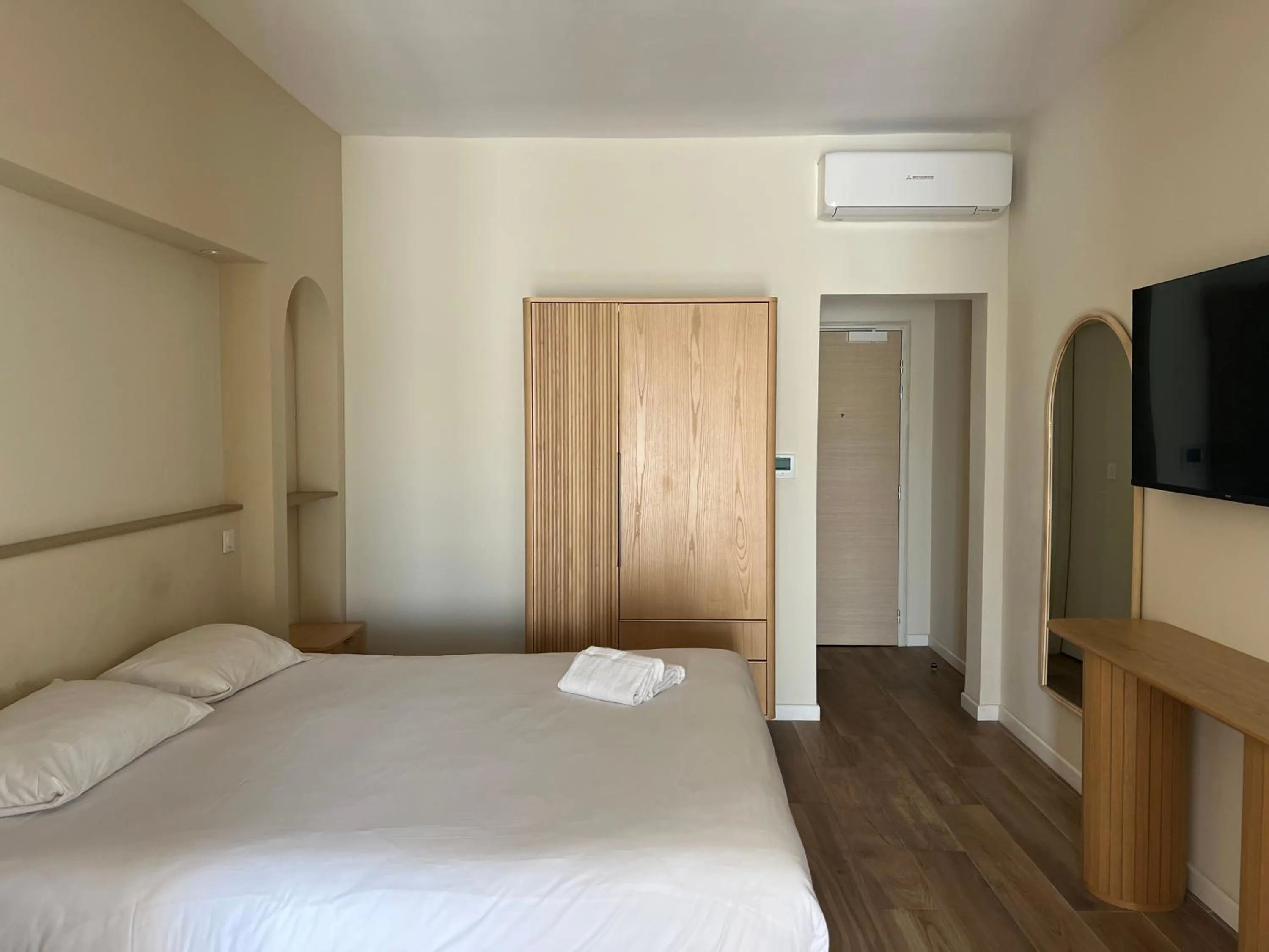 Bed in Adonis Sanary Grand Hôtel des Bains