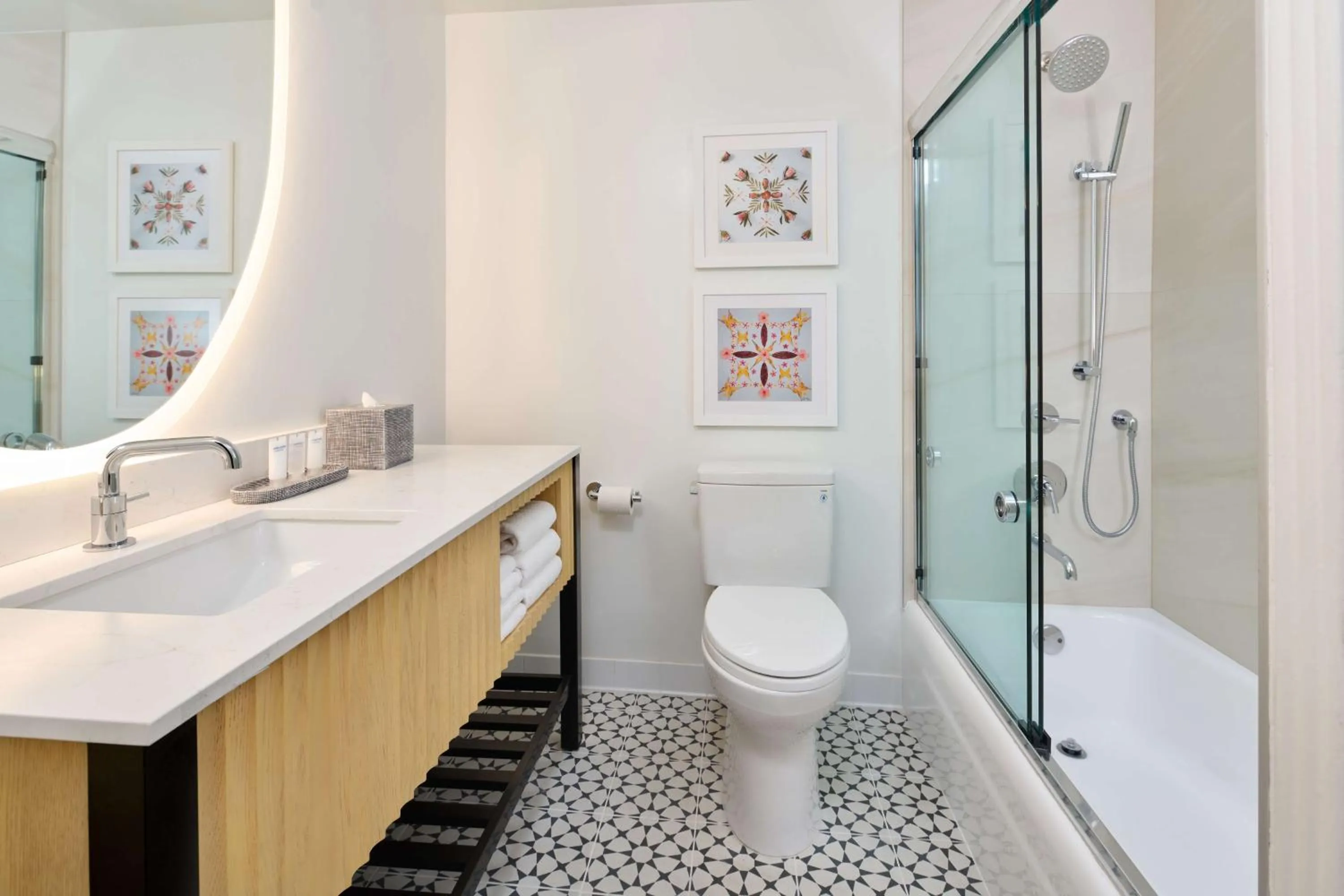 Bathroom in OUTRIGGER Waikiki Paradise Hotel