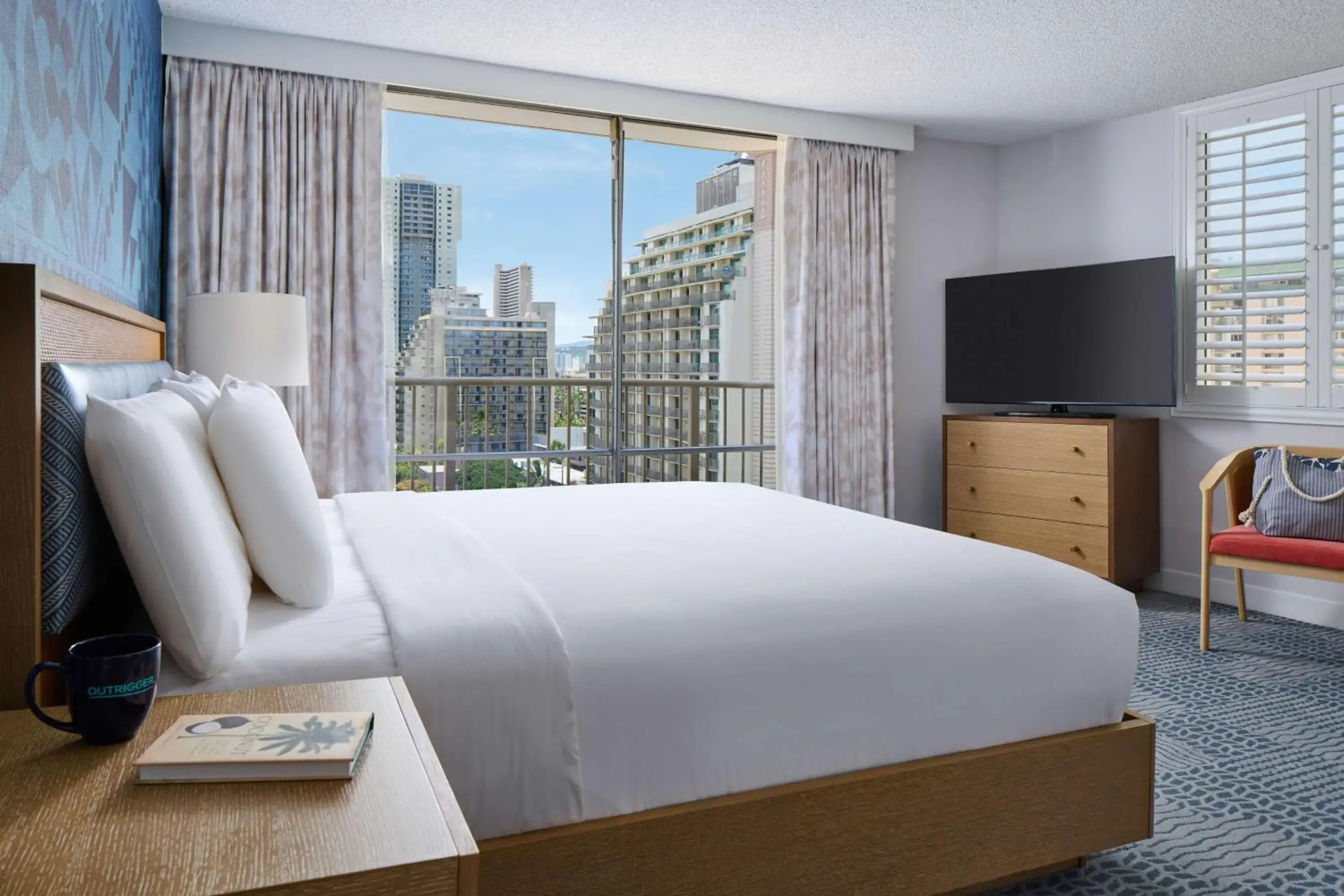 Studio Kitchenette with One King Bed in OUTRIGGER Waikiki Paradise Hotel Studio Kitchenette with One King Bed in OUTRIGGER Waikiki Paradise Hotel