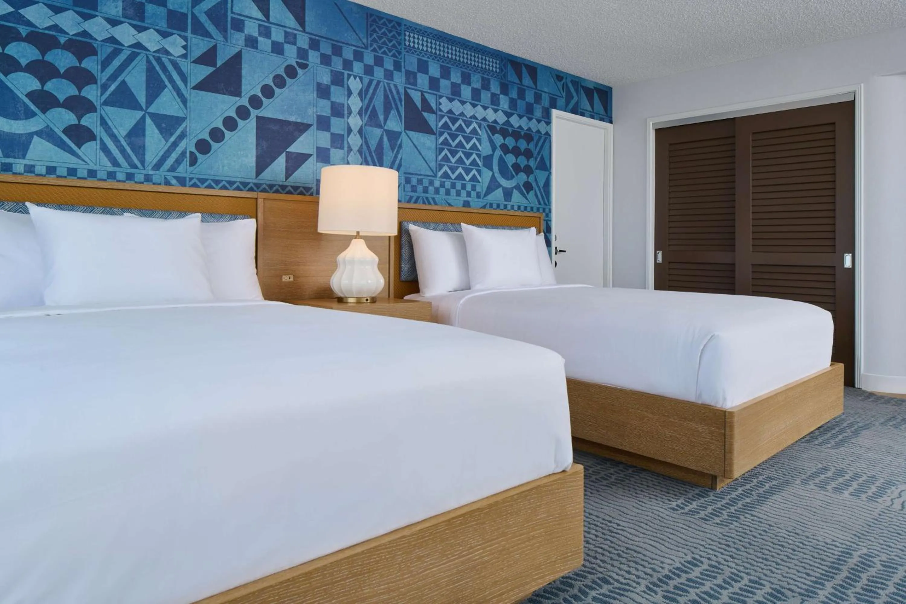 Bedroom, Bed in OUTRIGGER Waikiki Paradise Hotel