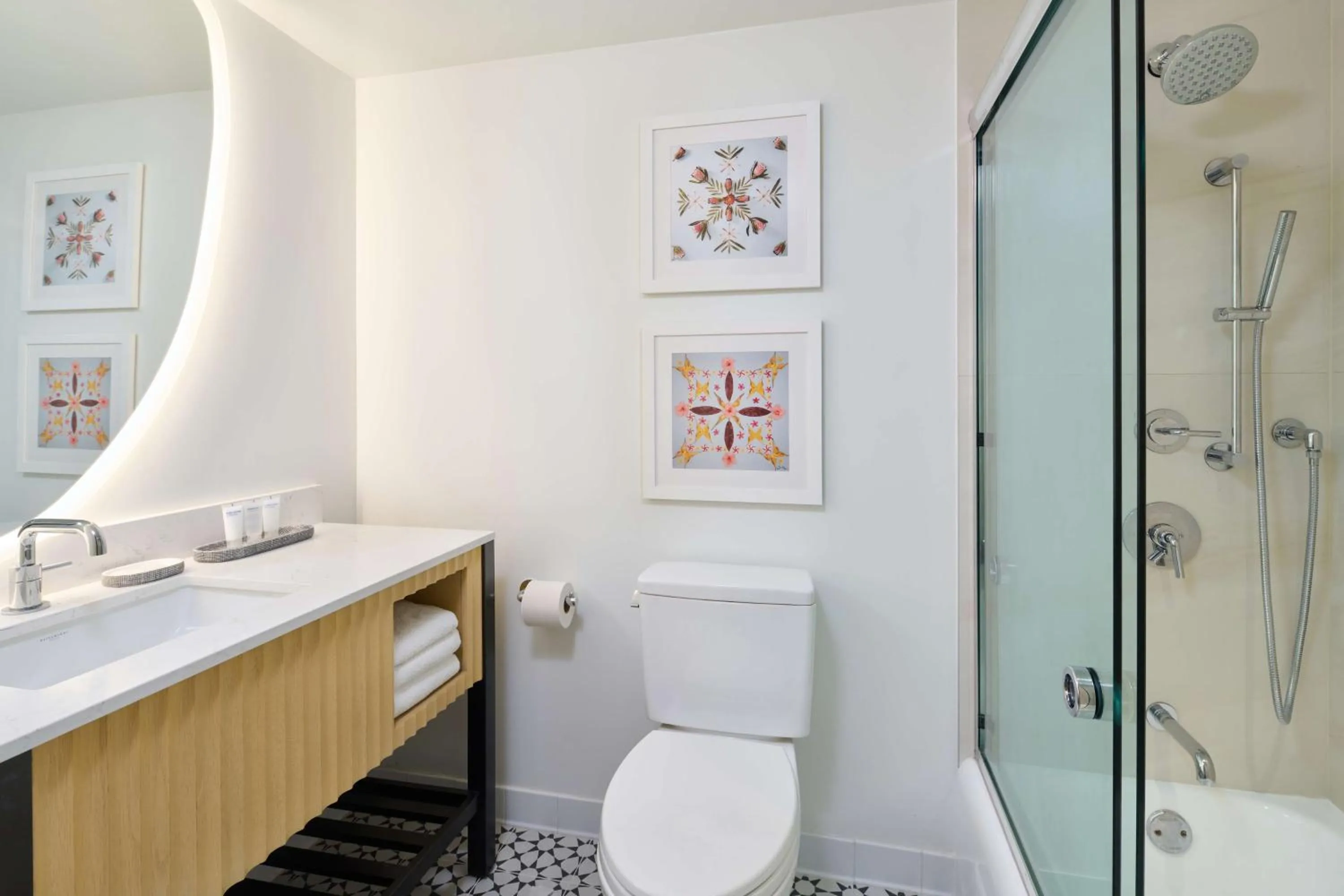 Bathroom in OUTRIGGER Waikiki Paradise Hotel