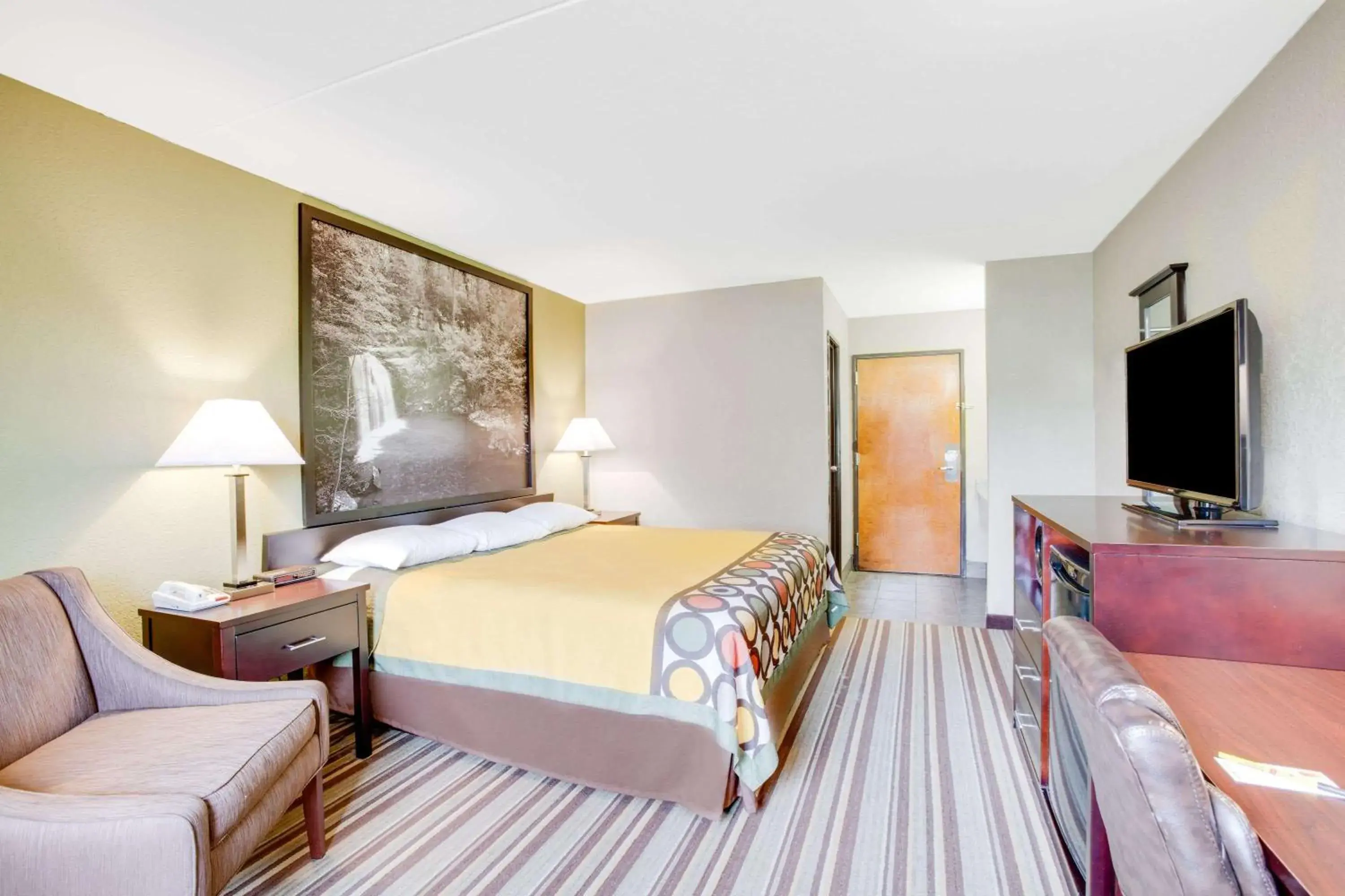 Photo of the whole room, Bed in Super 8 by Wyndham Morrilton Photo of the whole room, Bed in Super 8 by Wyndham Morrilton