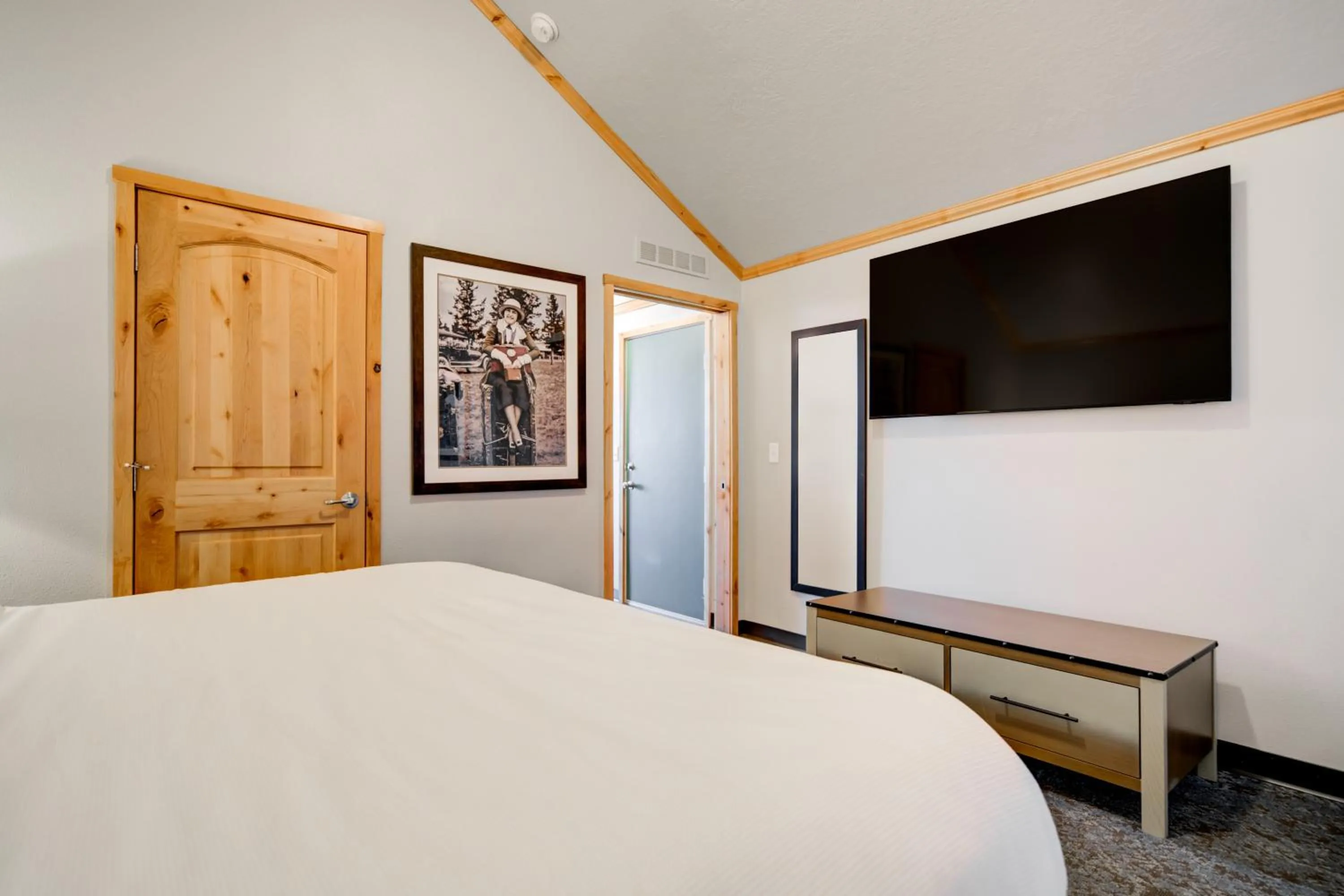 Bed in Explorer Cabins at Yellowstone