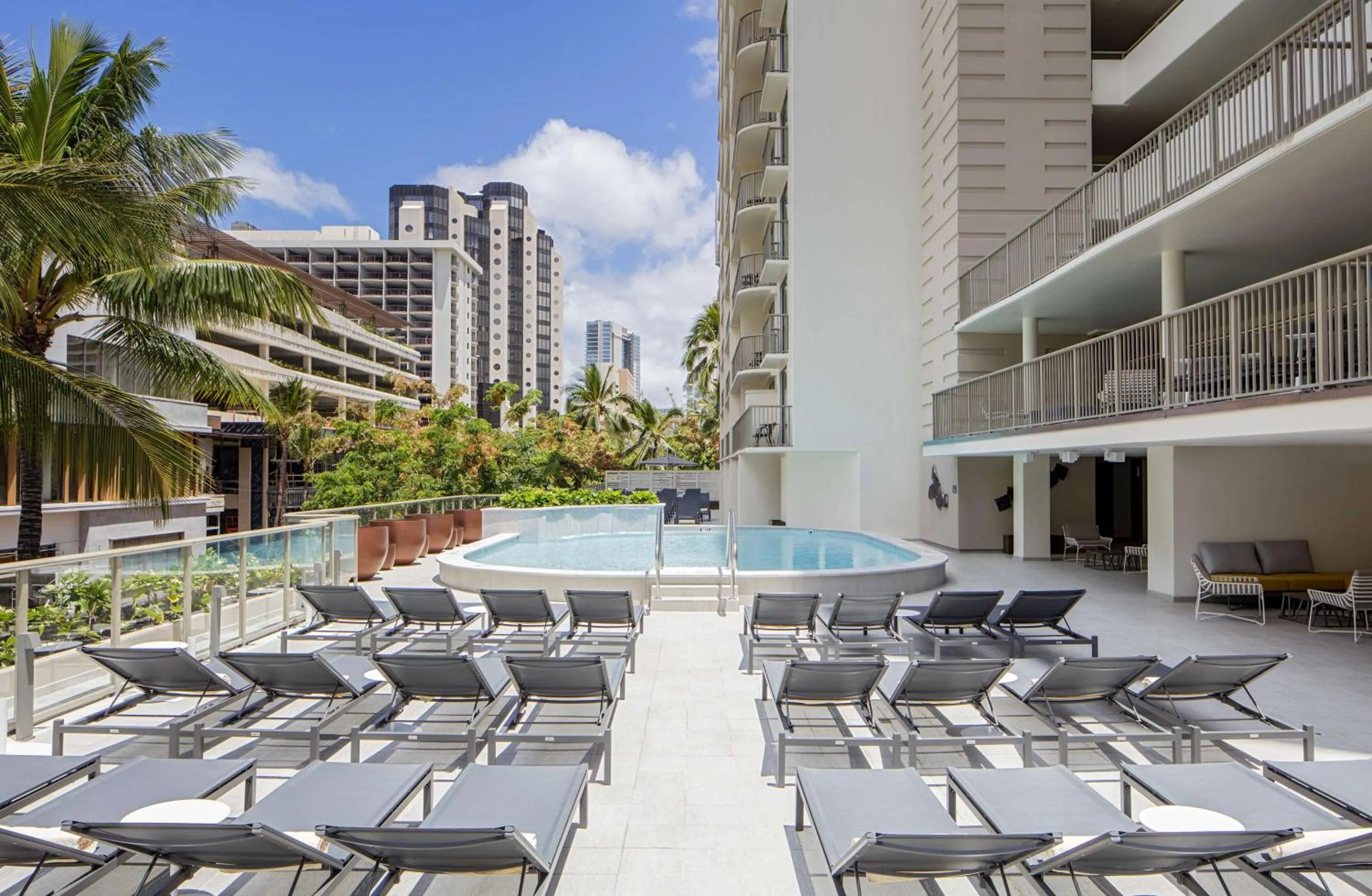 Pool view in Hilton Garden Inn Waikiki Beach