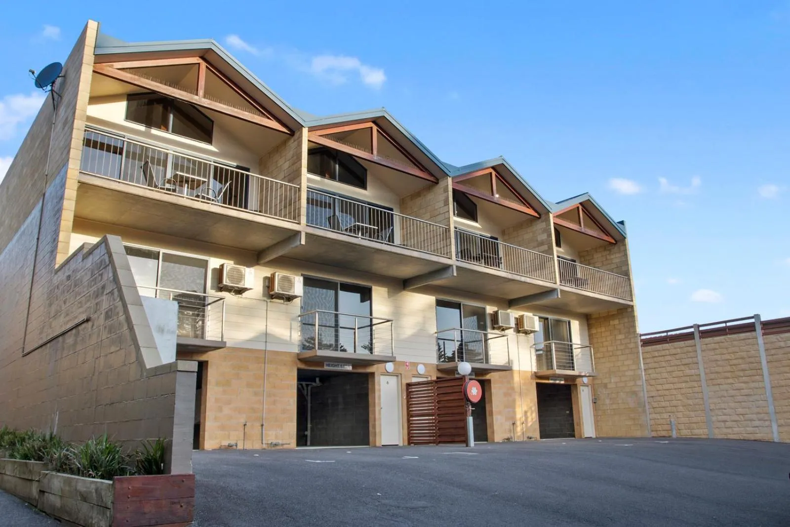 Facade/entrance in Sea Foam Villas