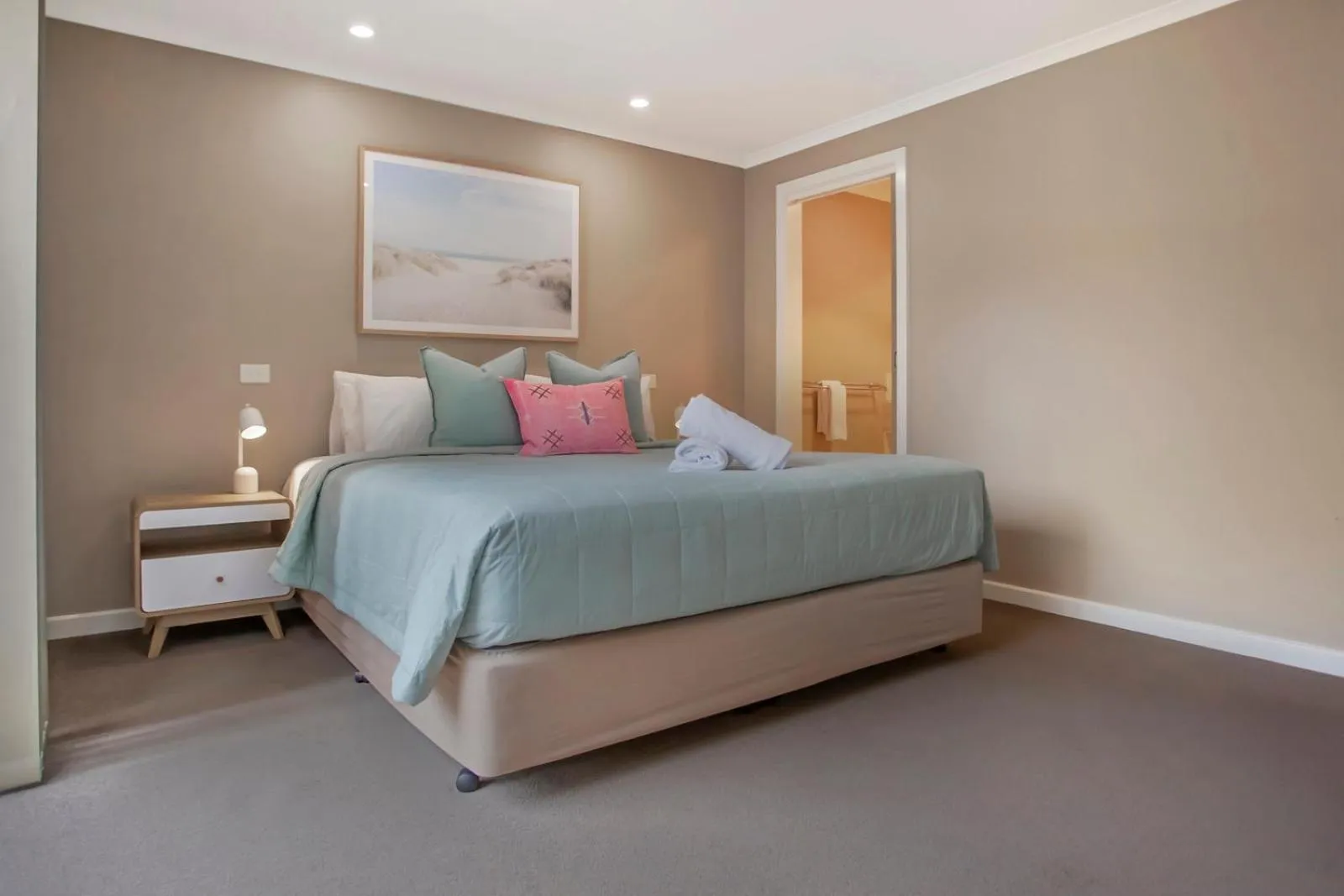 Bedroom, Bed in Sea Foam Villas