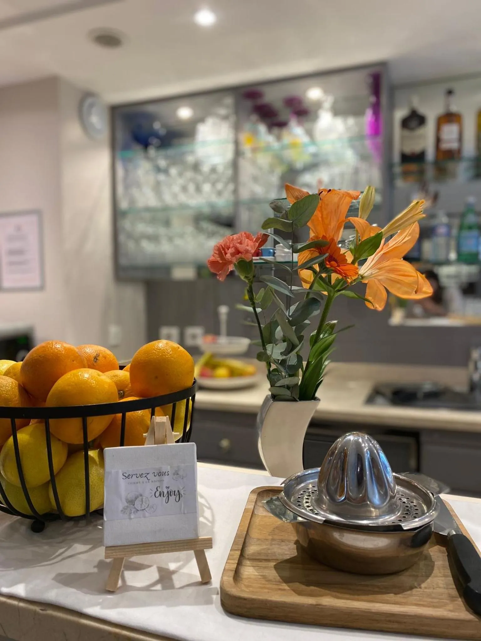 Coffee/tea facilities in Hôtel de la Fontaine