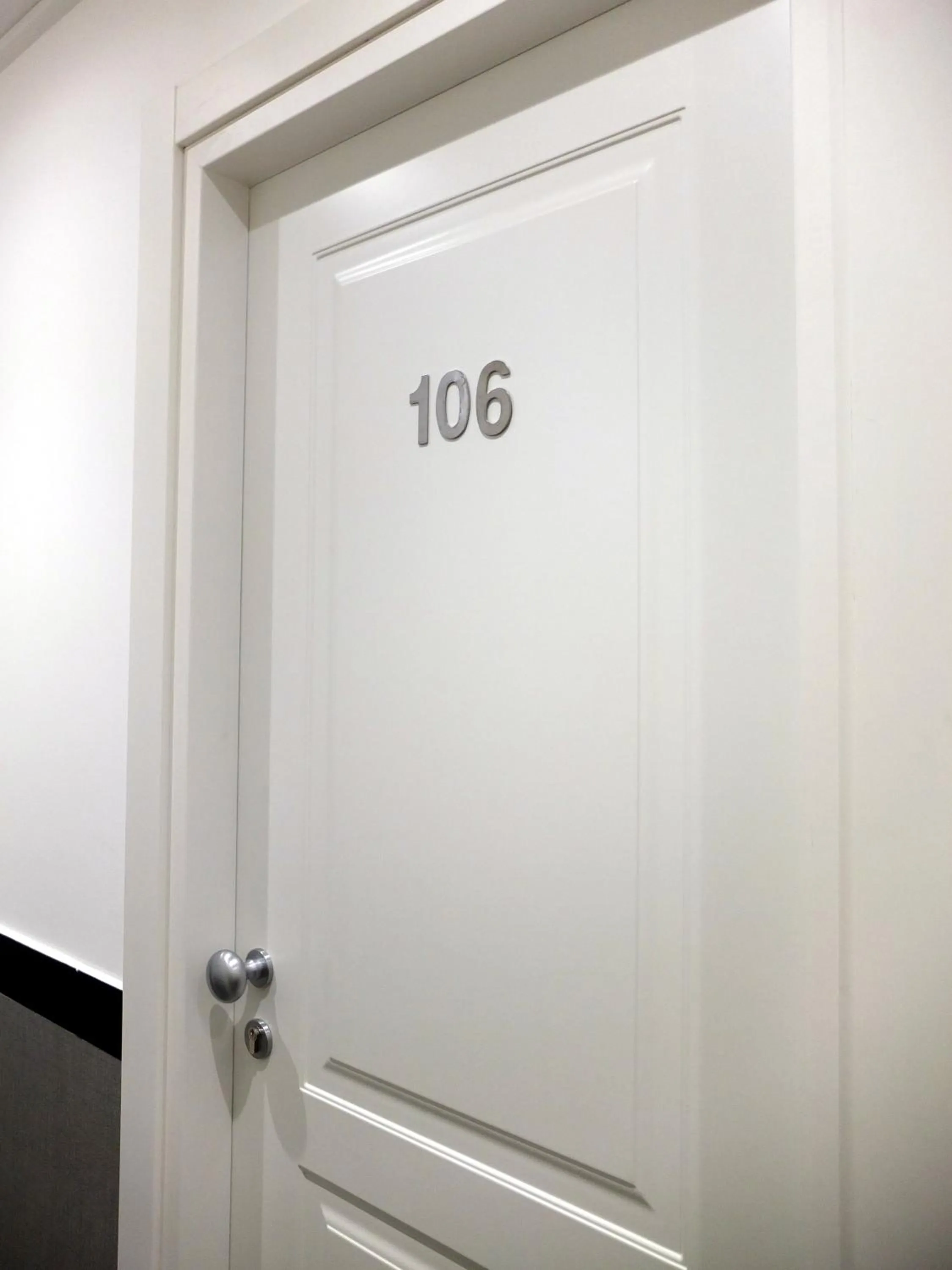 Decorative detail in ASTORIA GOLDEN GATE