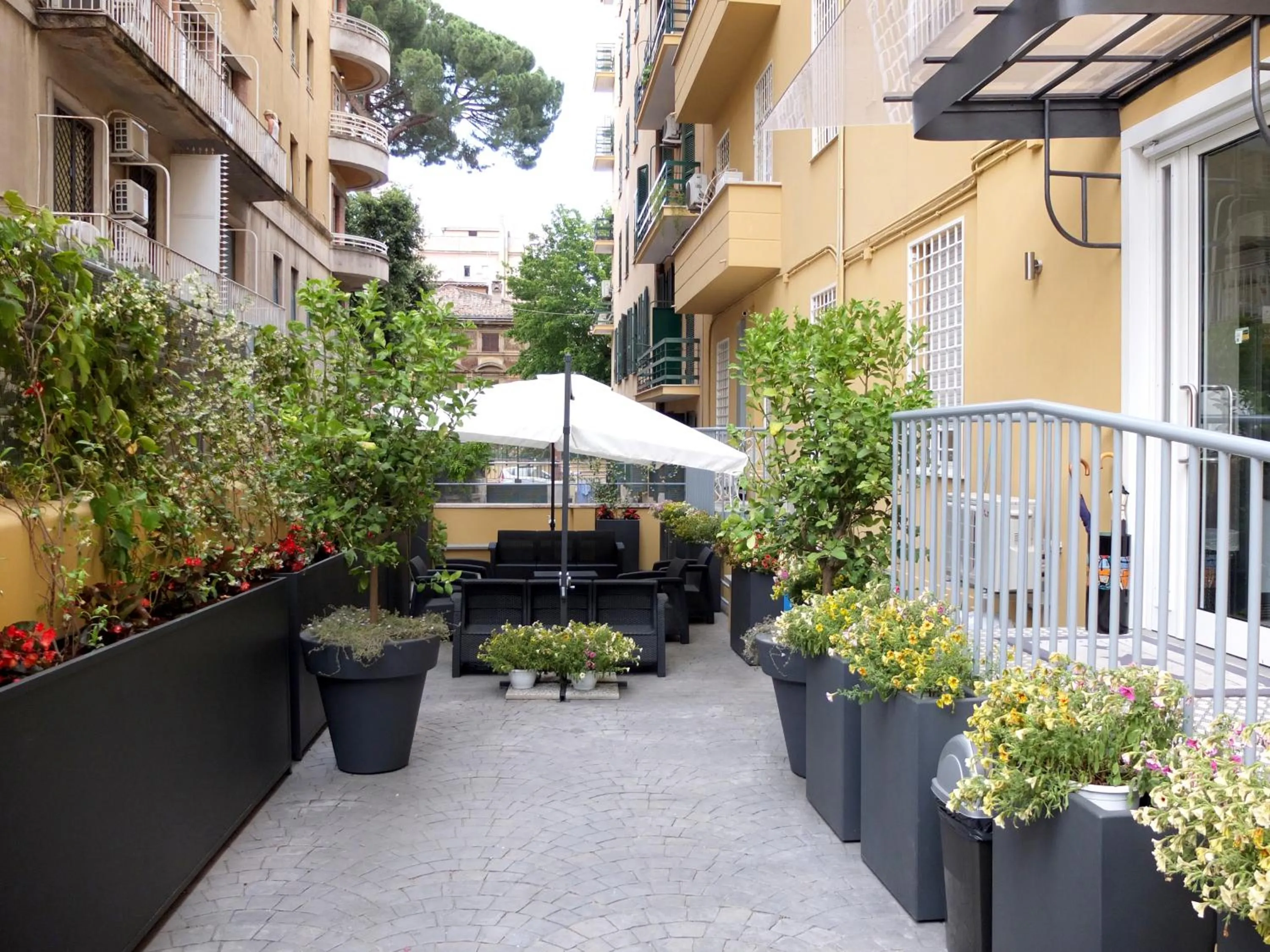 Facade/entrance in ASTORIA GOLDEN GATE