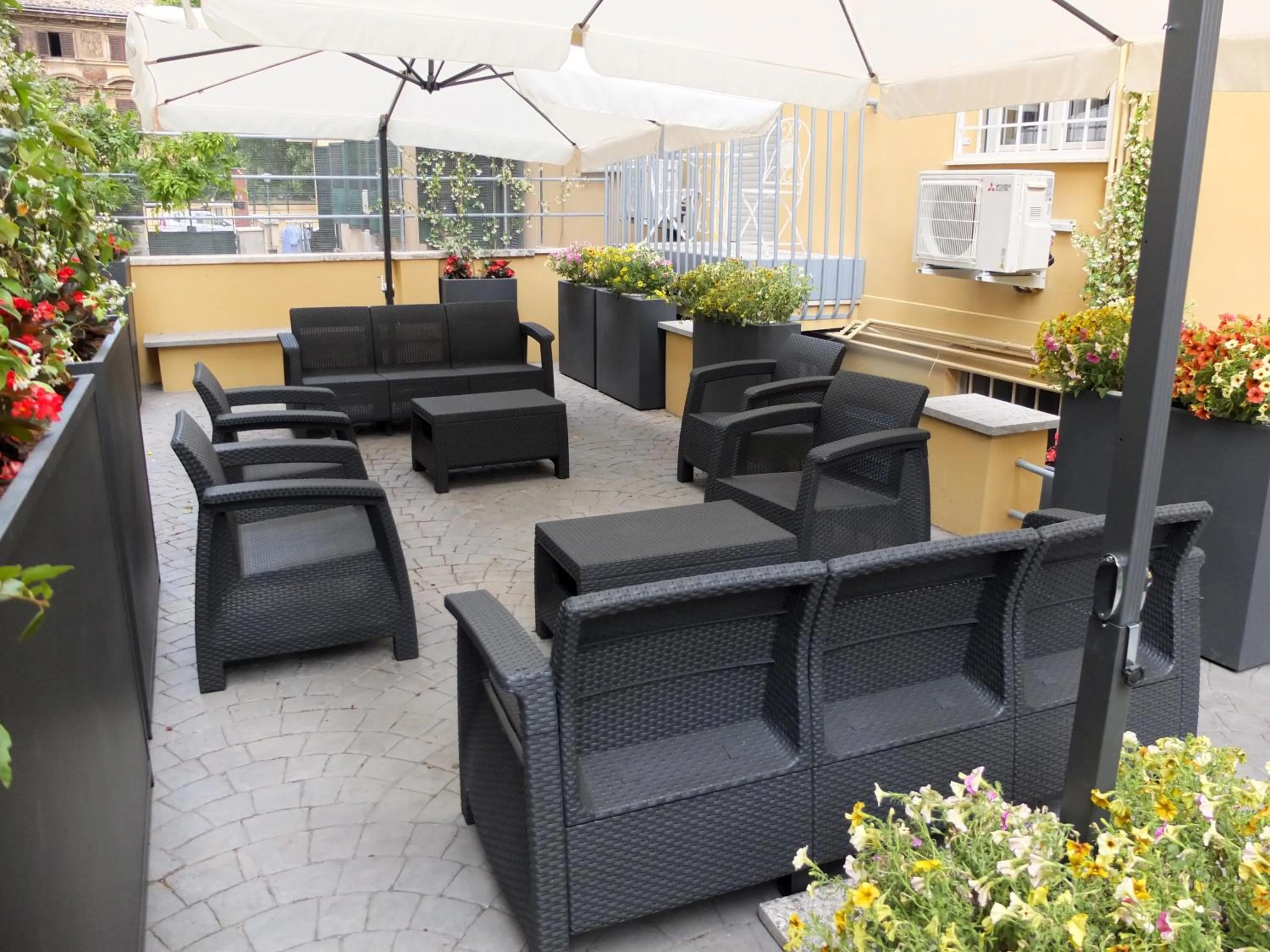 Patio in ASTORIA GOLDEN GATE