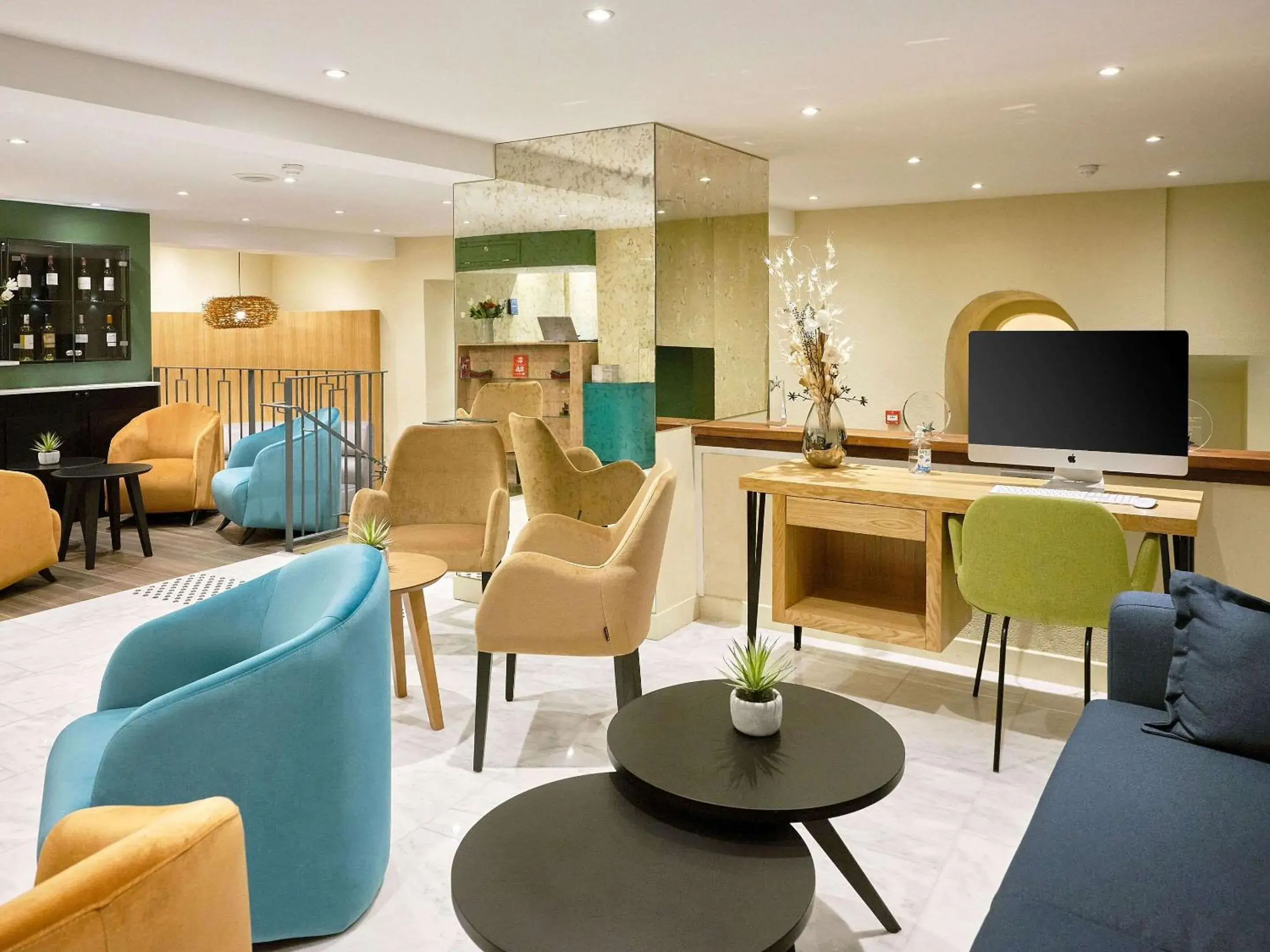 Lounge or bar in Quality Hotel Bordeaux Centre Lounge or bar in Quality Hotel Bordeaux Centre